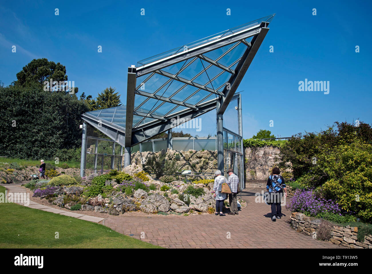 Die neue Alpine Glasshouse in den Royal Botanic Garden Edinburgh (RBGE), Schottland, Großbritannien. Stockfoto
