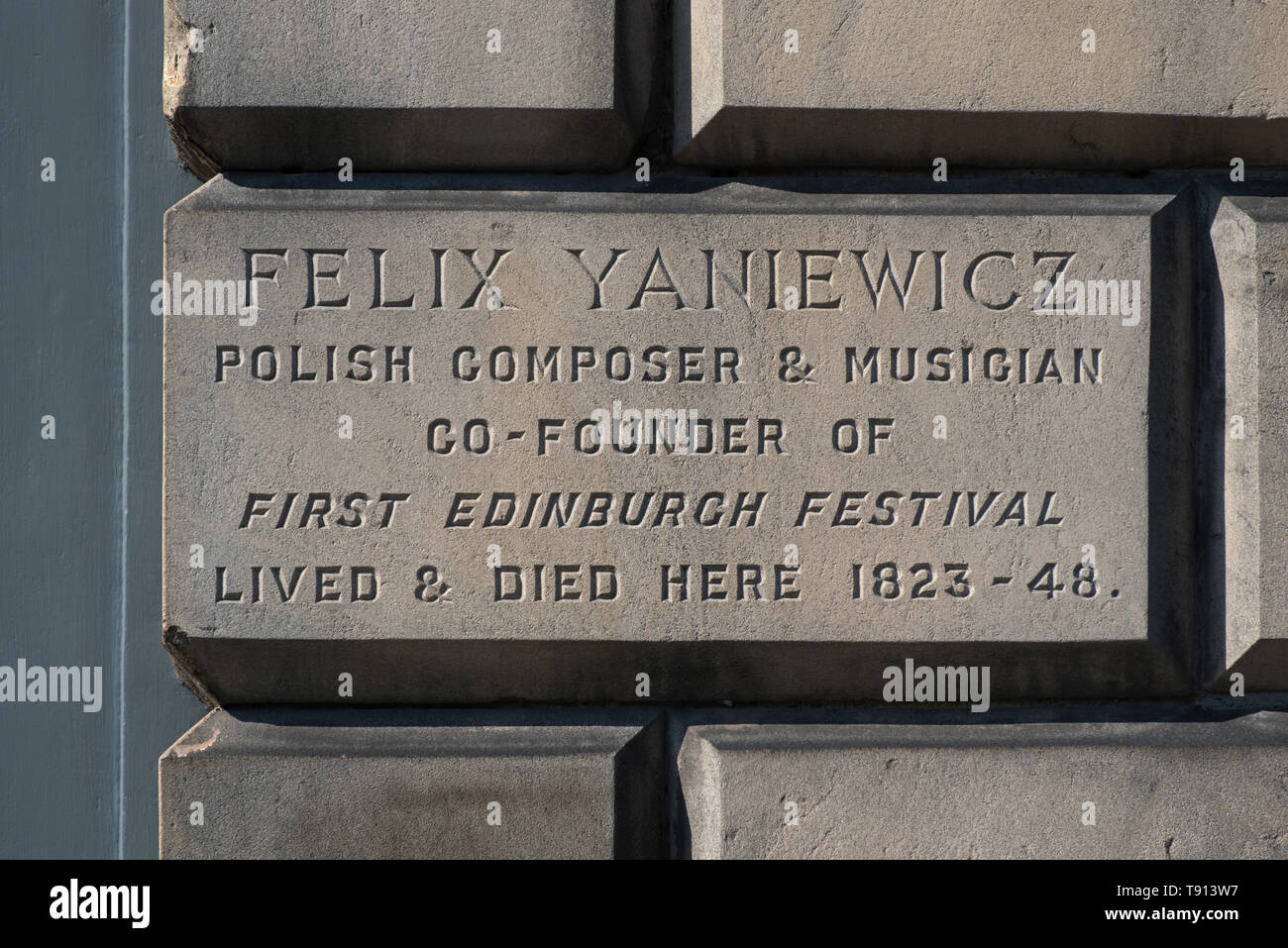 Inschrift am 84 Great King Street in Edinburgh, wo Felix Yaniewicz, polnischer Komponist, Musiker und Mitbegründer der ersten Edinburgh Festival lebte Stockfoto
