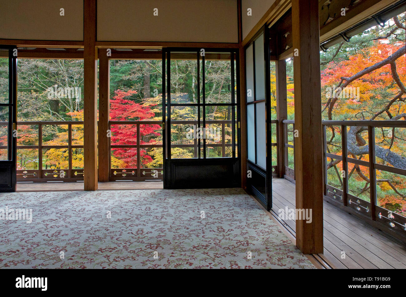 Blick auf den Garten von Tamozawa Kaiservilla in Nikko, Japan Stockfoto