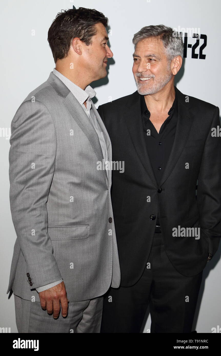 London, Großbritannien. 15 Mai, 2019. Kyle Chandler und George Clooney besuchen das Catch 22 - TV-Serie Premiere auf der Vue Westfield, Westfield Shopping Centre, Shepherds Bush Credit: SOPA Images Limited/Alamy leben Nachrichten Stockfoto