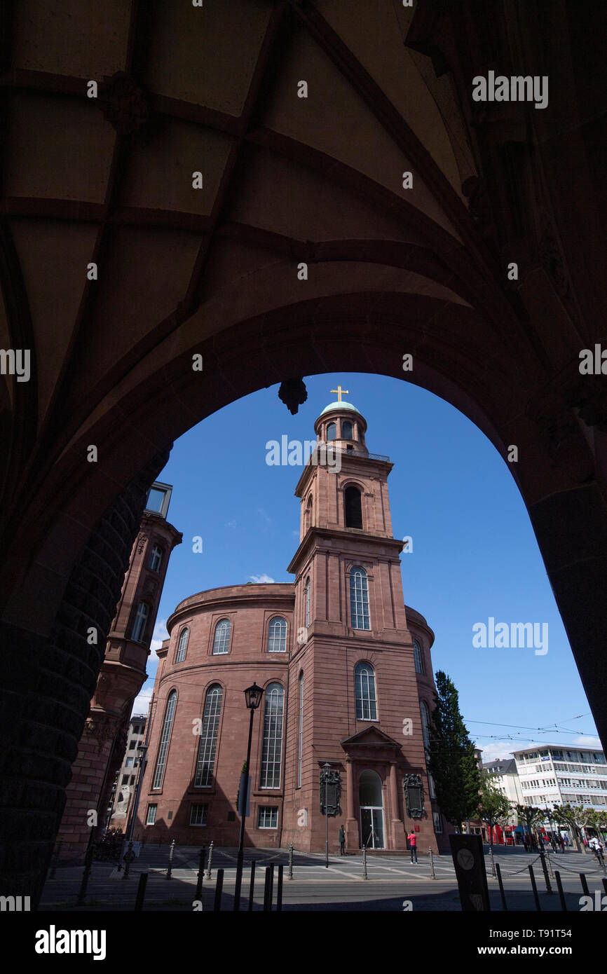 15. Mai 2019 Hessen, Frankfurt/Main: Die paulskirche ist die "Wiege der deutschen Demokratie". In den kommenden Jahren umfangreiche Renovierungsarbeiten werden auf dem historischen Gebäude durchgeführt werden. Foto: Boris Roessler/dpa Stockfoto