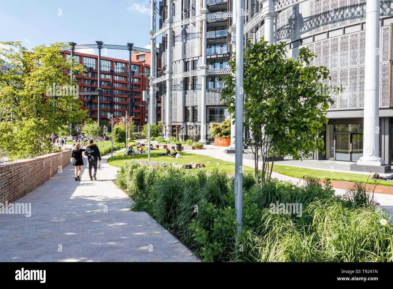 Bagley Spaziergang durch das Regent's Canal Leinpfad im neu sanierten King's Cross, London, UK, 2019 Stockfoto