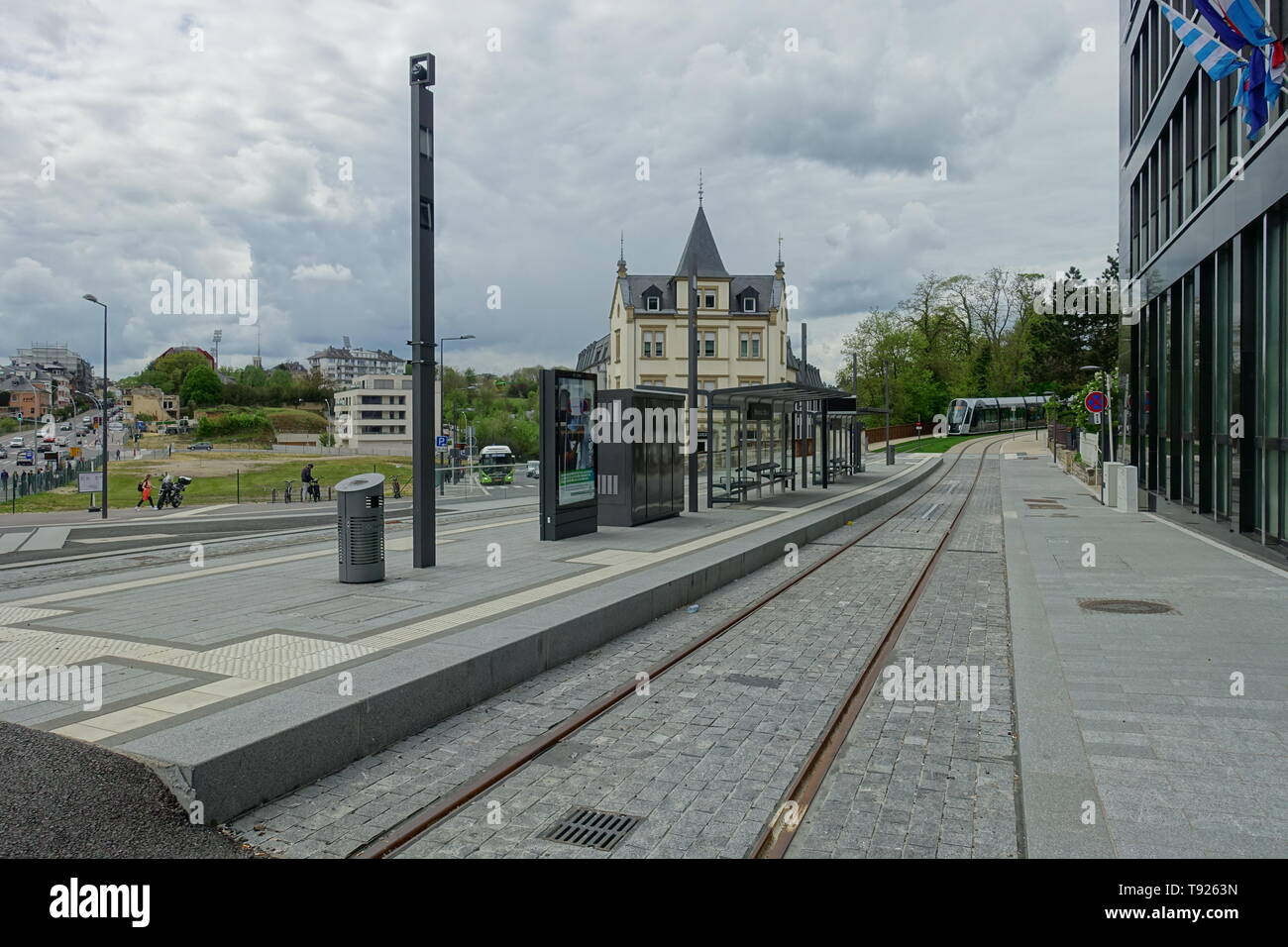 Stater Straßenbahn (Dt.: Städtische Straßenbahn) ist die Bahnlinie der luxemburgischen Hauptstadt Luxemburg, sterben bin 10 sterben. Dezember 2017 eröffnet wurde. D Stockfoto
