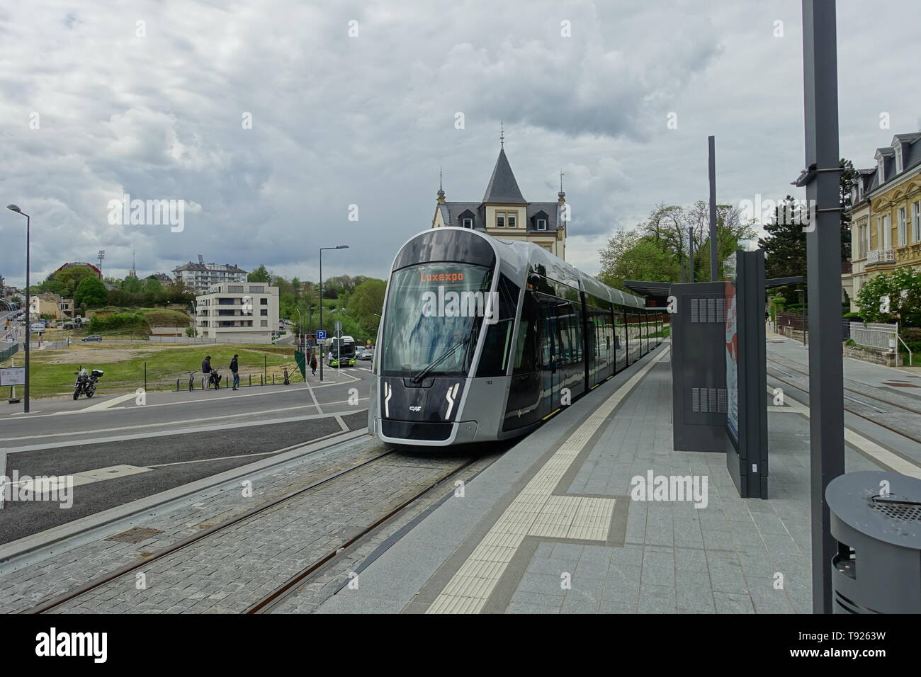 Stater Straßenbahn (Dt.: Städtische Straßenbahn) ist die Bahnlinie der luxemburgischen Hauptstadt Luxemburg, sterben bin 10 sterben. Dezember 2017 eröffnet wurde. D Stockfoto