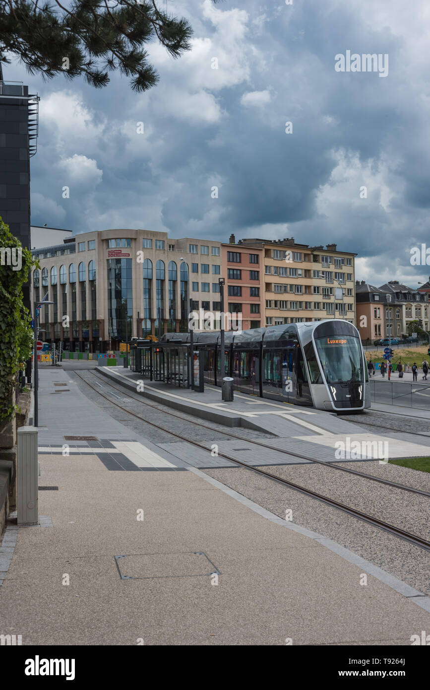 Stater Straßenbahn (Dt.: Städtische Straßenbahn) ist die Bahnlinie der luxemburgischen Hauptstadt Luxemburg, sterben bin 10 sterben. Dezember 2017 eröffnet wurde. D Stockfoto