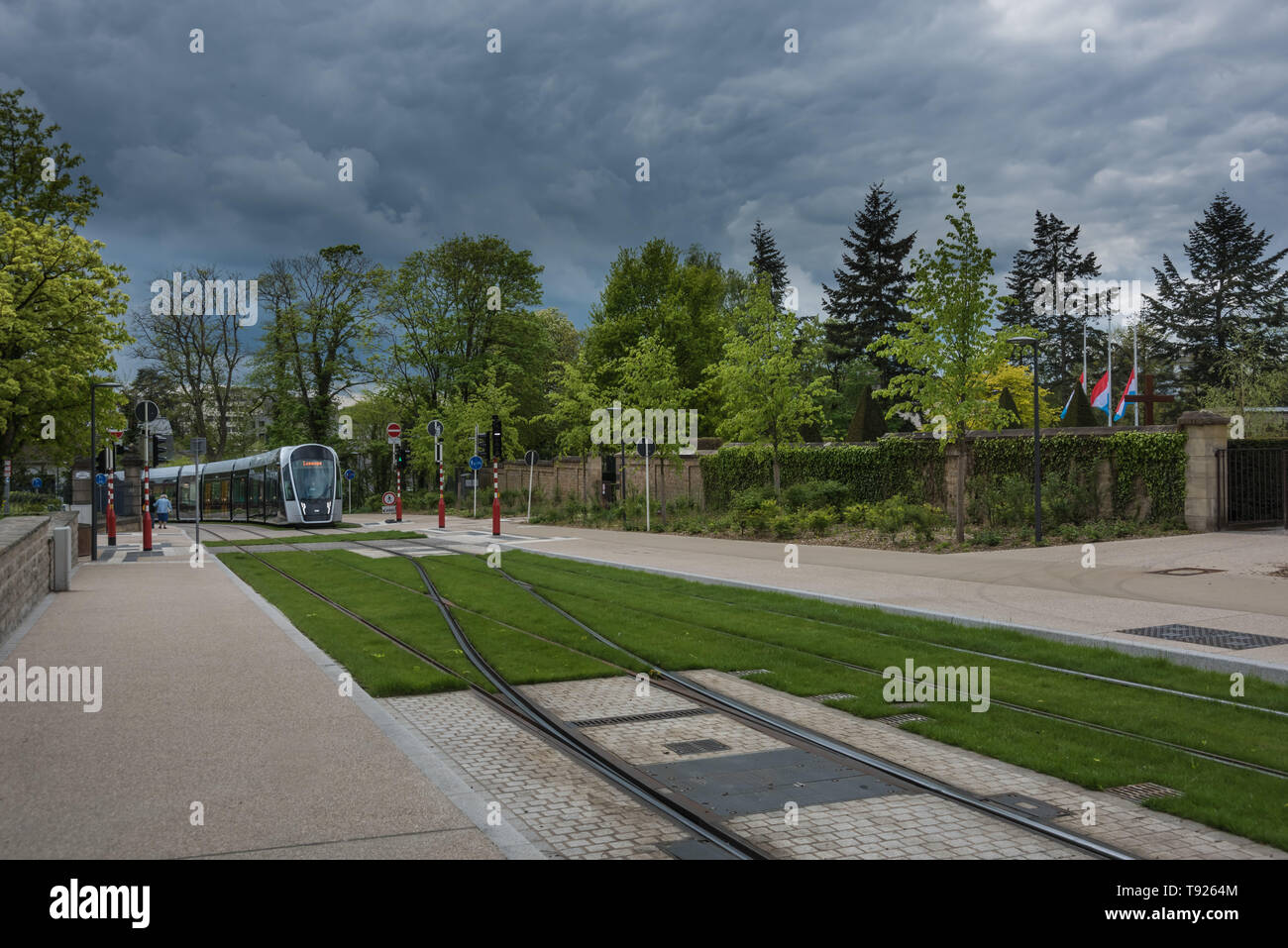 Stater Straßenbahn (Dt.: Städtische Straßenbahn) ist die Bahnlinie der luxemburgischen Hauptstadt Luxemburg, sterben bin 10 sterben. Dezember 2017 eröffnet wurde. D Stockfoto