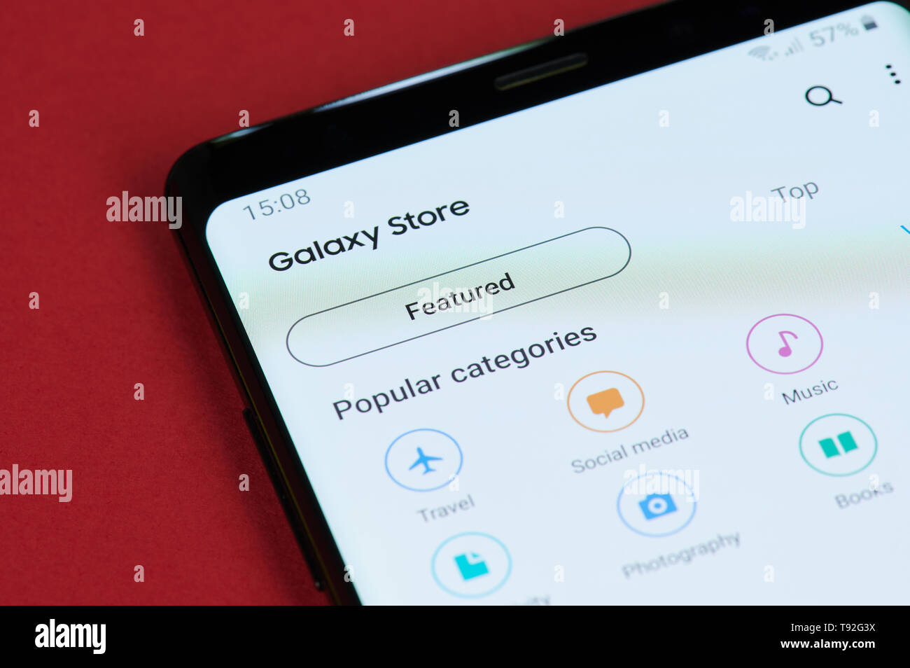 New York, USA - 15. Mai 2019: Galaxy Store Apps auf dem Smartphone Nahaufnahme der Anzeige Stockfoto