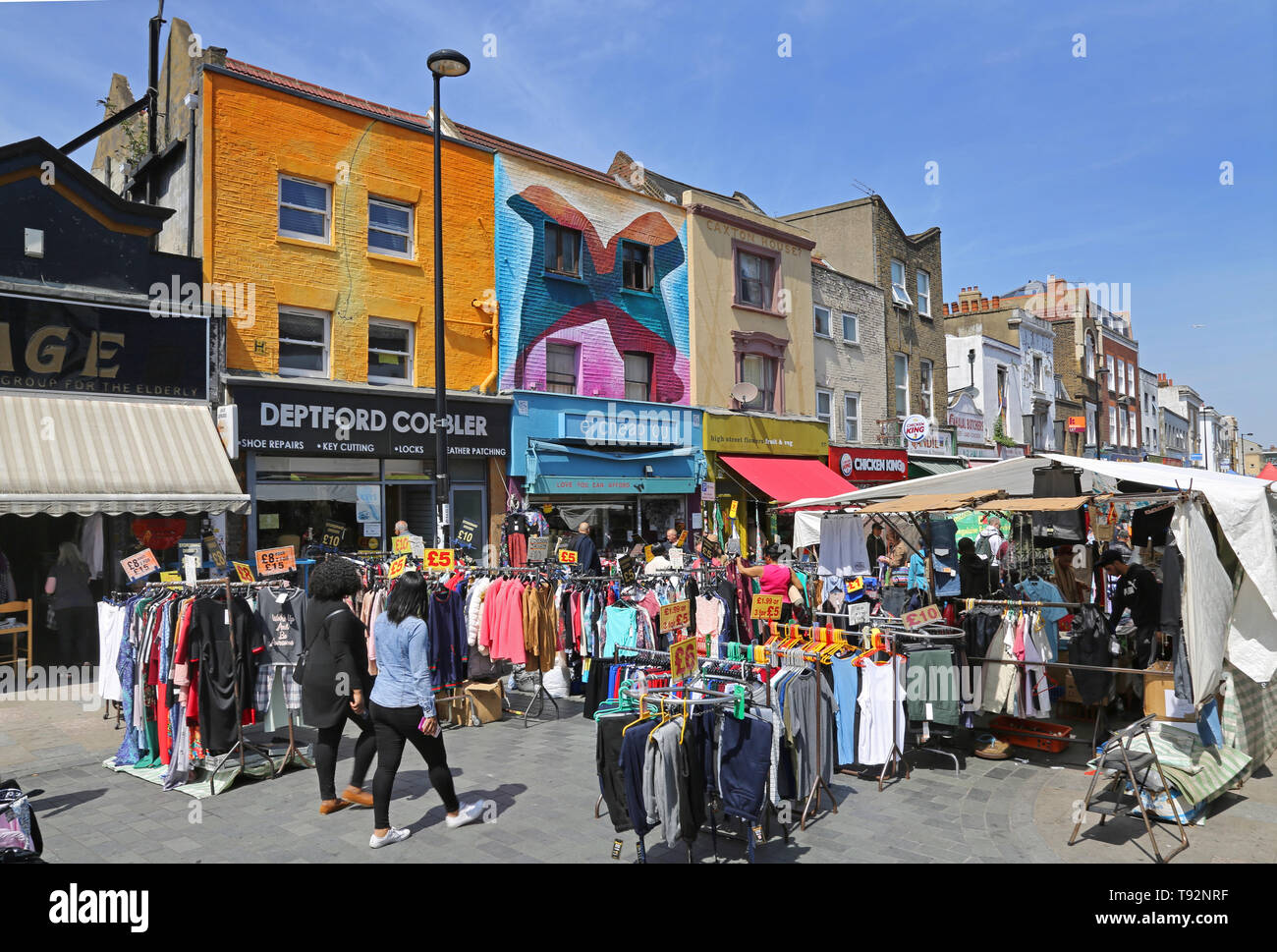 Die berühmte Straße Markt am Deptford High Street, London. Ein Bereich, der Vielfalt und der internationalen Kultur. Stockfoto