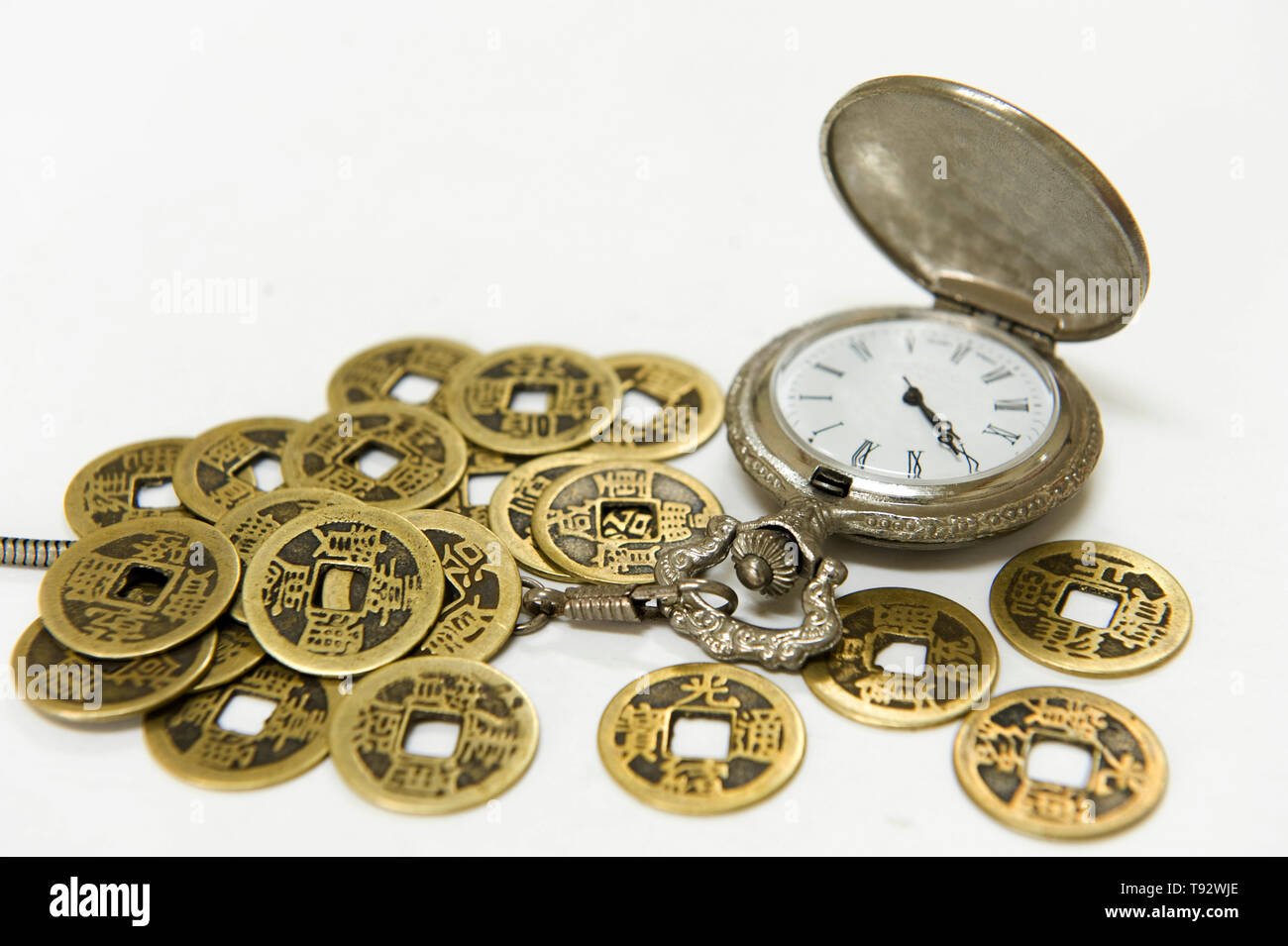 Ancient Chinese Coins Fotos Und Bildmaterial In Hoher Aufl sung Alamy ancient-chinese-coins-fotos-und-bildmaterial-in-hoher-aufl-sung-alamy