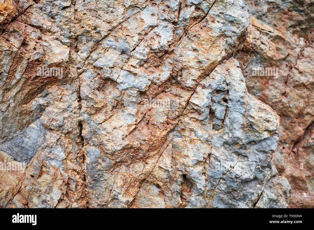 In der Nähe Bild von einem Felsen Oberfläche, natürlichen Hintergrund oder Textur. Stockfoto