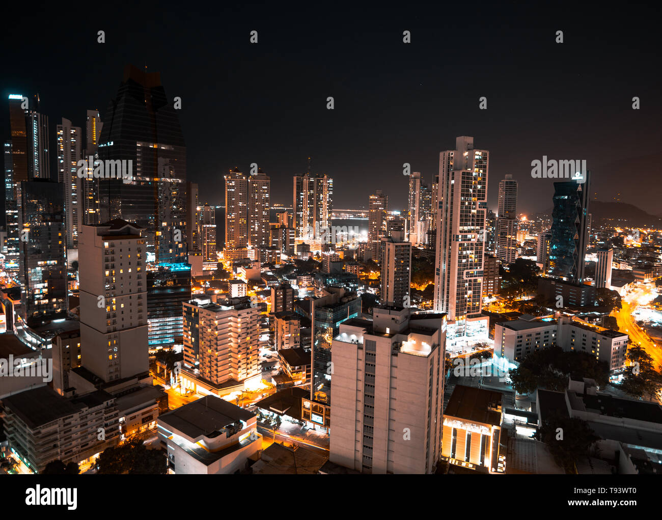 Skyline von Panama City bei Nacht, Panama Stockfoto