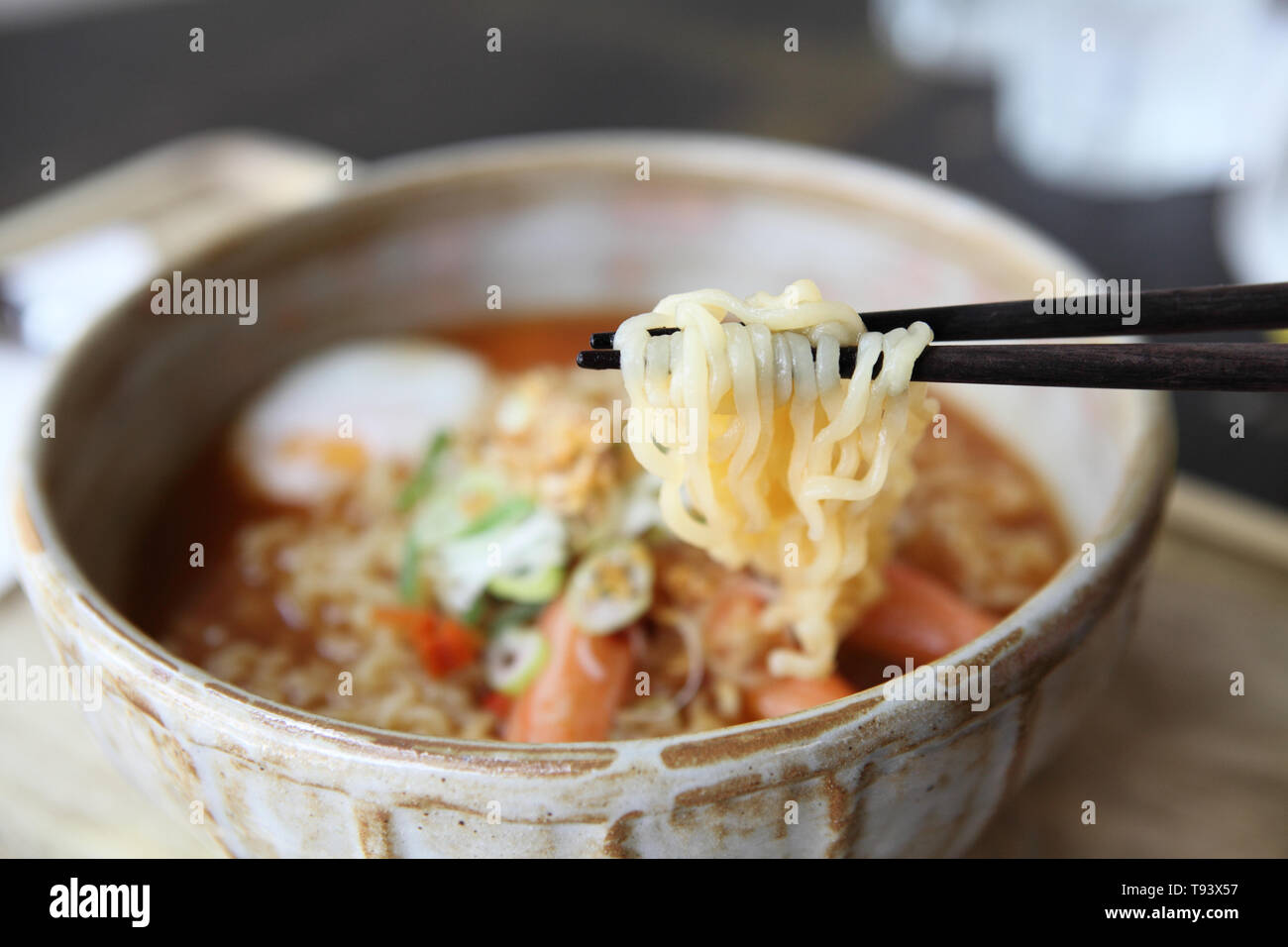 Spicy Nudeln mit Ei Stockfoto