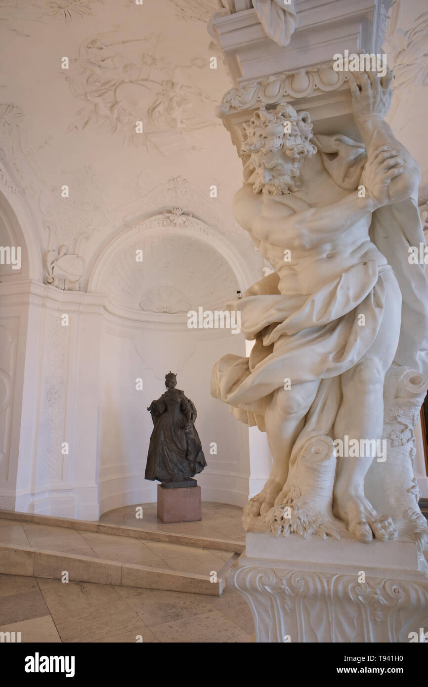 Marmor Treppe Treppe der Eingang im Inneren des berühmten Art Museum im Schloss Belvedere in Wien Österreich Stockfoto