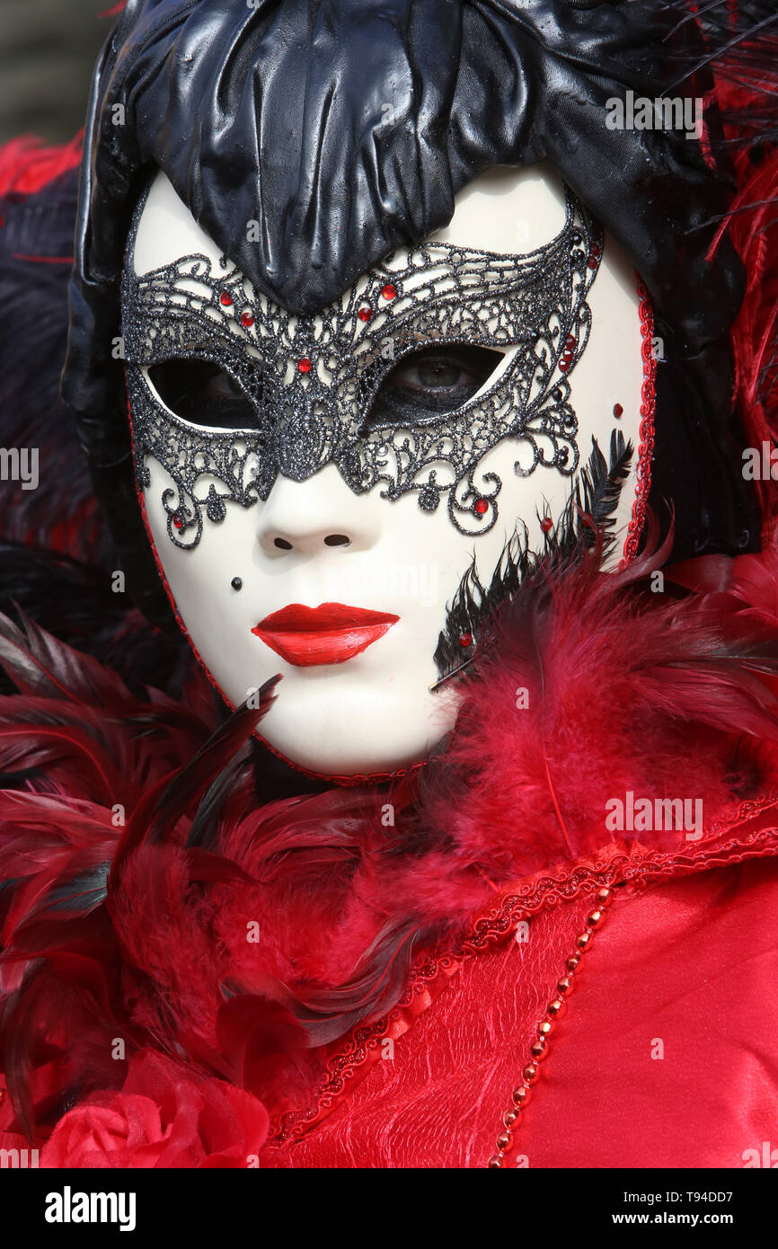Masque vénitien: Dove ou molto. Carnaval Vénitien. Stockfoto