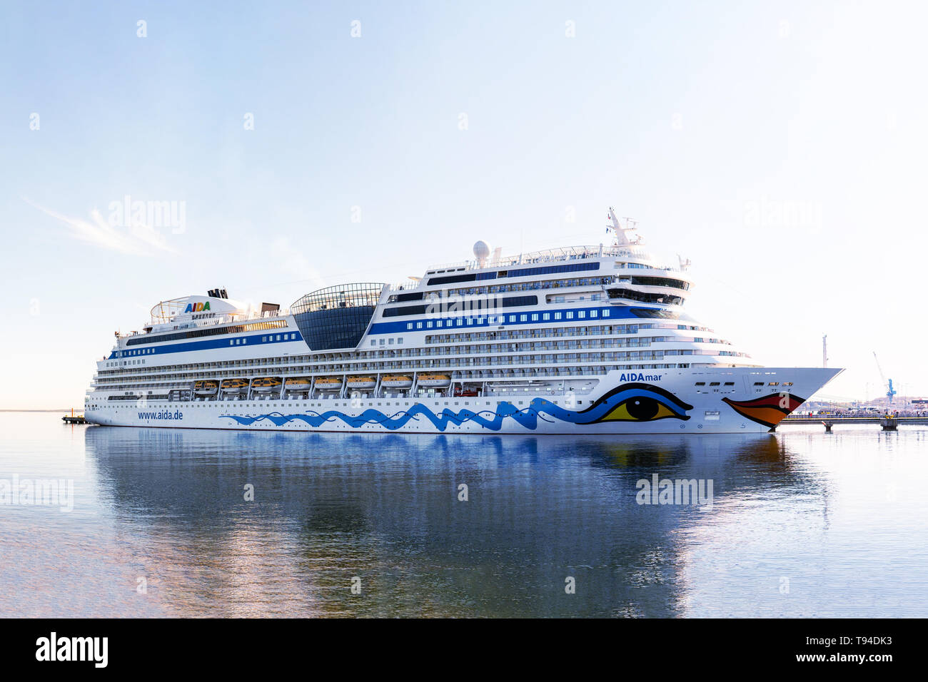 AIDAmar Kreuzfahrtschiff der AIDA Cruises Flotte angedockt in Vanasadam Hafen Tallinn Estland Stockfoto