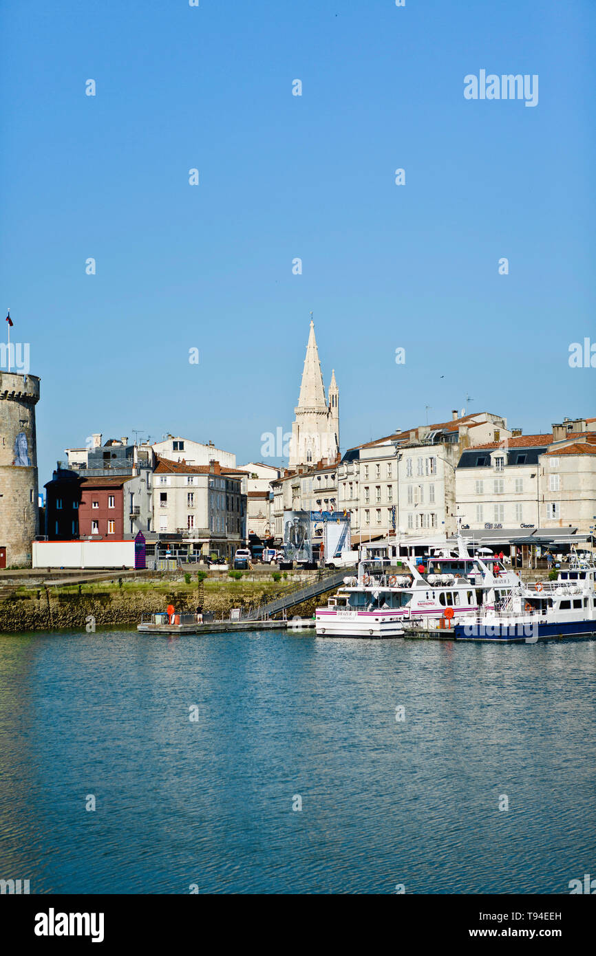 La Rochelle (Frankreich): Der alte Hafen. Im Hintergrund, die "Tour de la Lanterne" Turm *** Local Caption *** Stockfoto