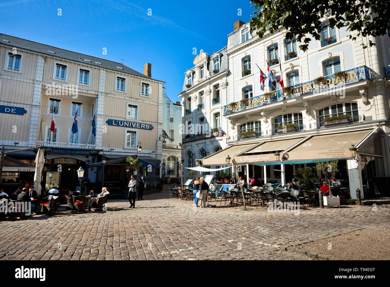 Saint-Malo (Bretagne, Frankreich): "Place Chateaubriand" Platz im historischen Innenstadt Stockfoto