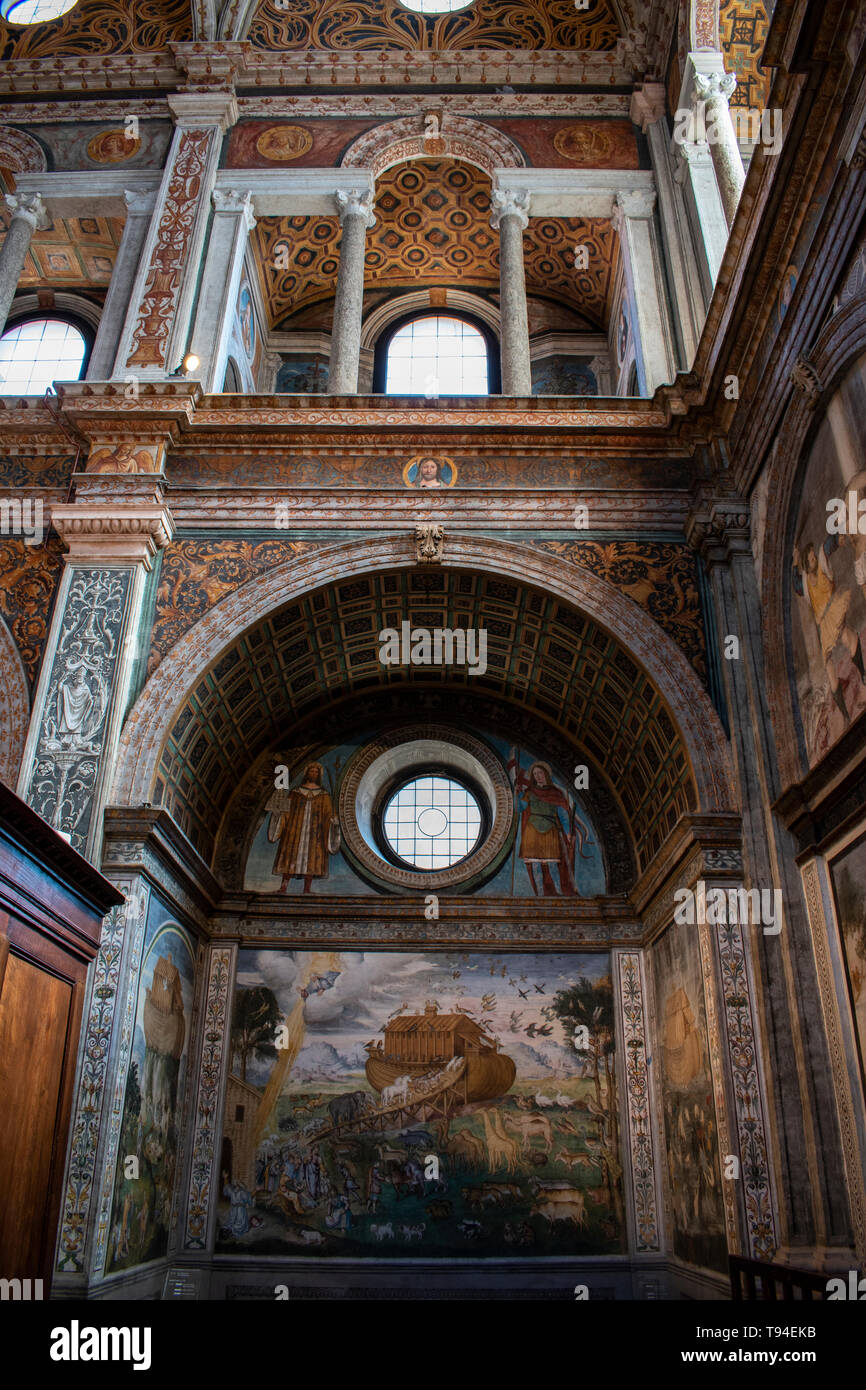 Mailand, Italien: In San Maurizio al Monastero Maggiore, 1518 Kirche bekannt als die Sixtinische Kapelle von Mailand, Aurelio Luini fresco Geschichten Noahs Arche Stockfoto