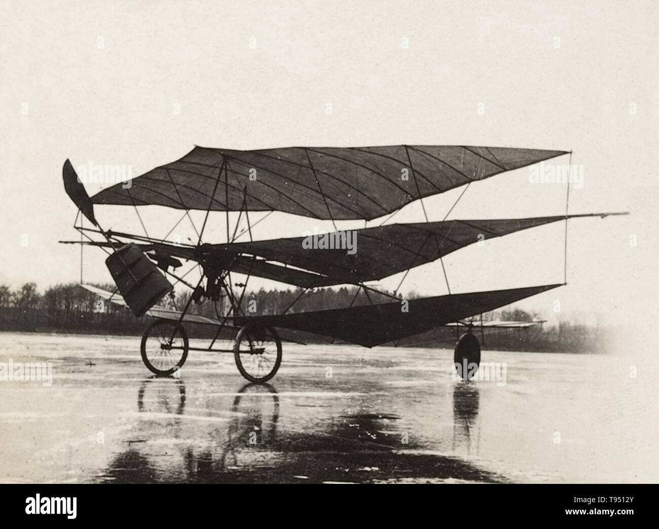 Jacob Christian Hansen Ellehammer (1871-1946) war ein dänischer Uhrmacher und Erfinder, der frühe Beiträge zur motorflug gemacht. Ahnungslos von Erfolg ein paar Jahre früher die Brüder Wright", Ellehammer arbeitete in Isolation ein Mittel der Flug zu erfinden, ein Meisterstück, das er in einem der emi-Doppeldecker' am 12. September 1906. Er verlagert seine Aufmerksamkeit auf vertikale Flug Handwerk, 1912 Erfolg in hopping entlang über dem Boden in einer experimentellen Hubschraubers. Stockfoto