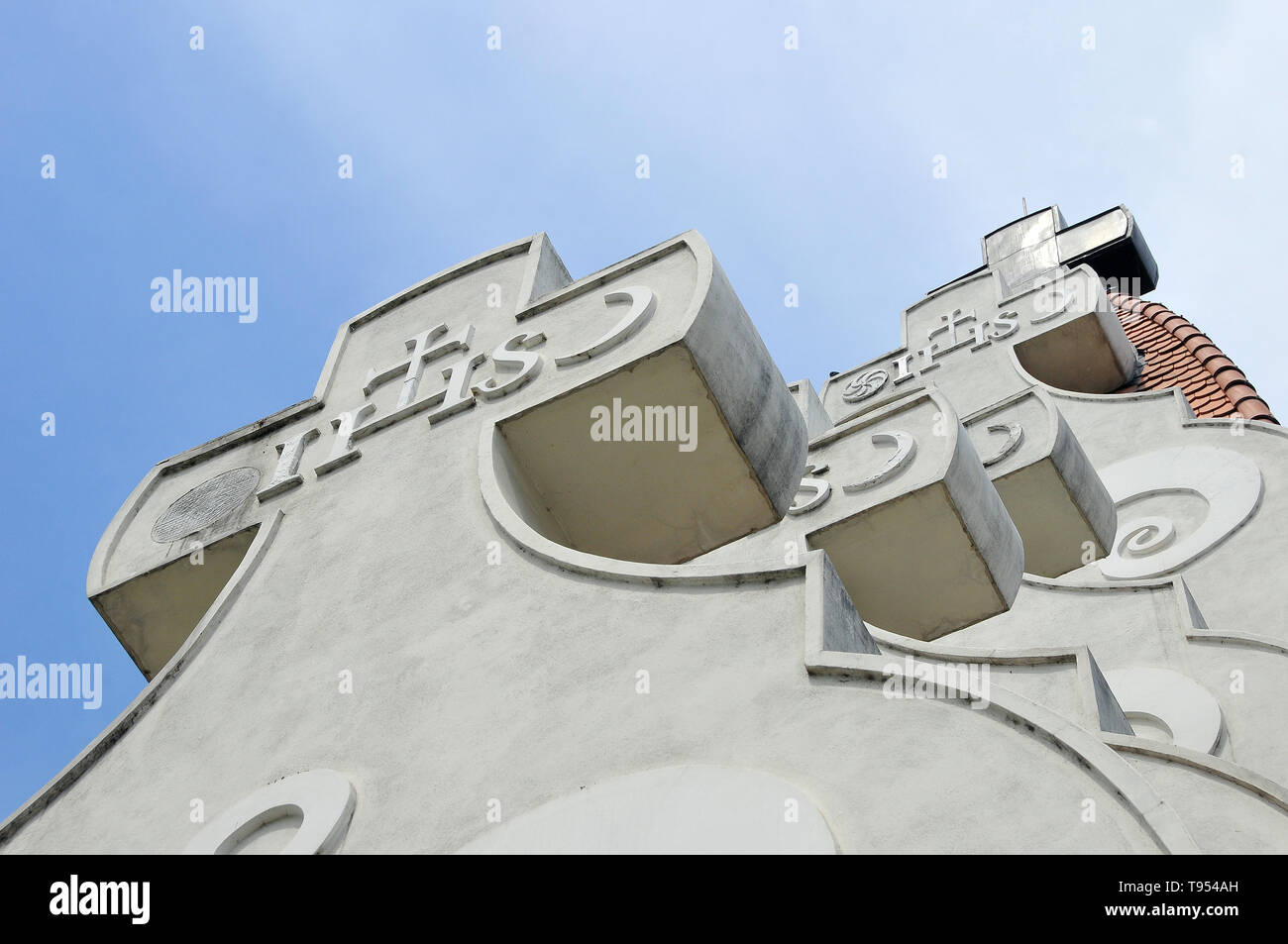 Römisch-katholische Kirche (von Imre Makovecz ausgelegt), Miercurea Ciuc, Csíkszereda, Szeklerburg, Rumänien, Europa Stockfoto