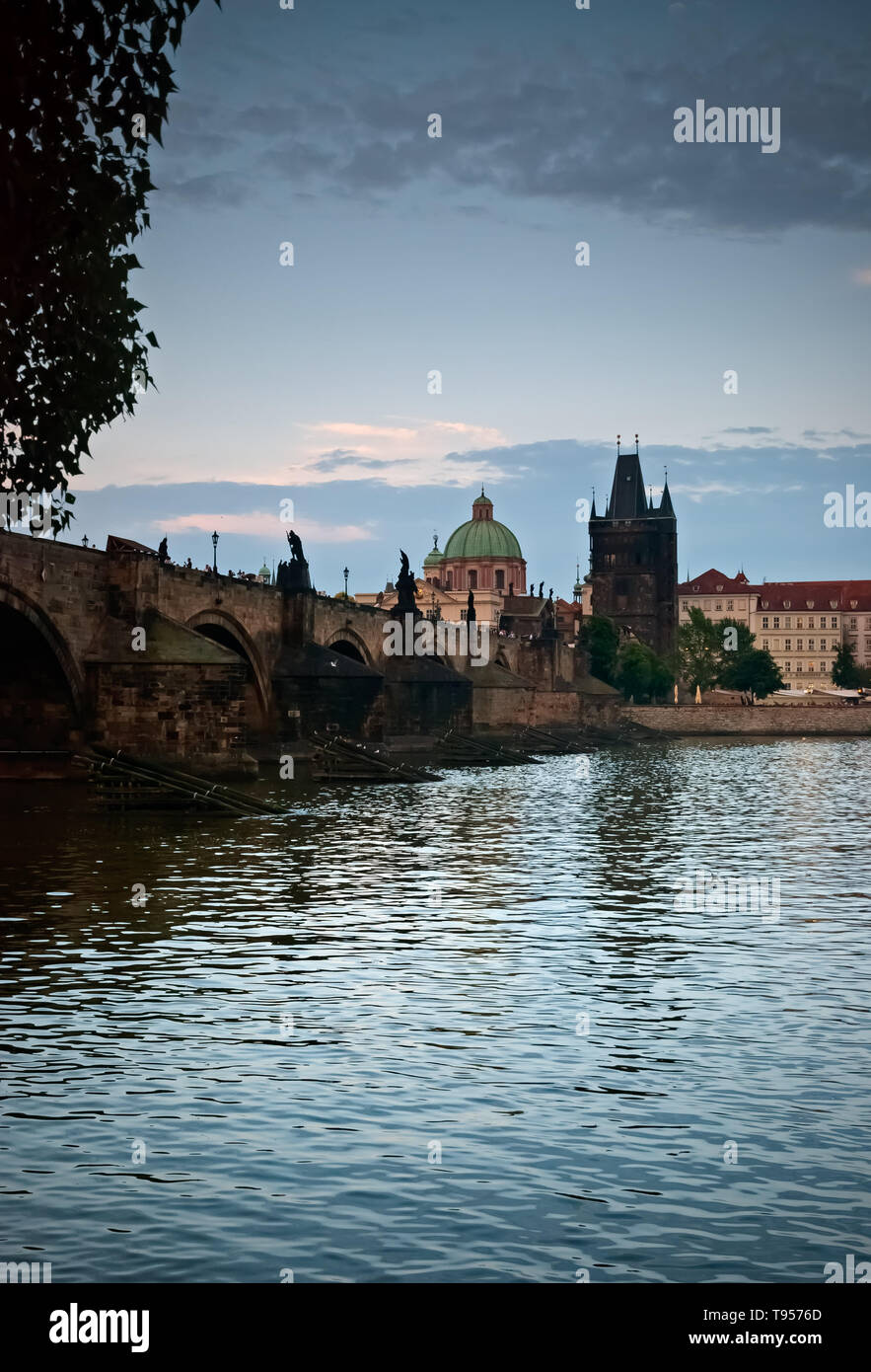 Die Karlsbrücke (Karlův most) Tschechien: in Prag Stockfoto