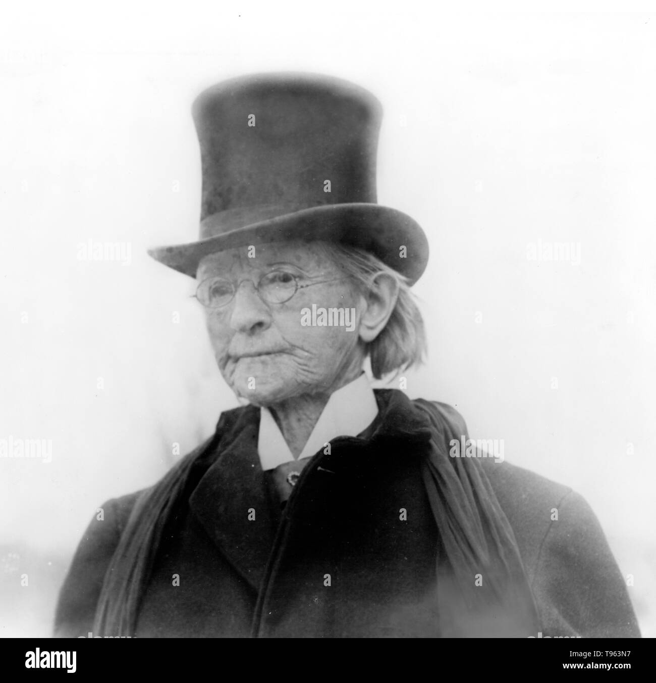 Mary Edwards Walker (1832-1919) war eine US-amerikanische feministische, Wahrheit, Prohibition, angeblicher Spion, Kriegsgefangenschaft und Chirurg. Vor dem Amerikanischen Bürgerkrieg erwarb Sie ihren medizinischen Grad, verheiratet und begann eine medizinische Praxis. Die Praxis nicht gut tun und sie freiwillig mit der Union Armee bei Ausbruch des Amerikanischen Bürgerkriegs und diente als Chirurg. Sie wurde von konföderierten Truppen nach der Kreuzung mit der feindlichen Linien verwundete Zivilisten zu behandeln und als Spion verhaftet, gefangen. Stockfoto