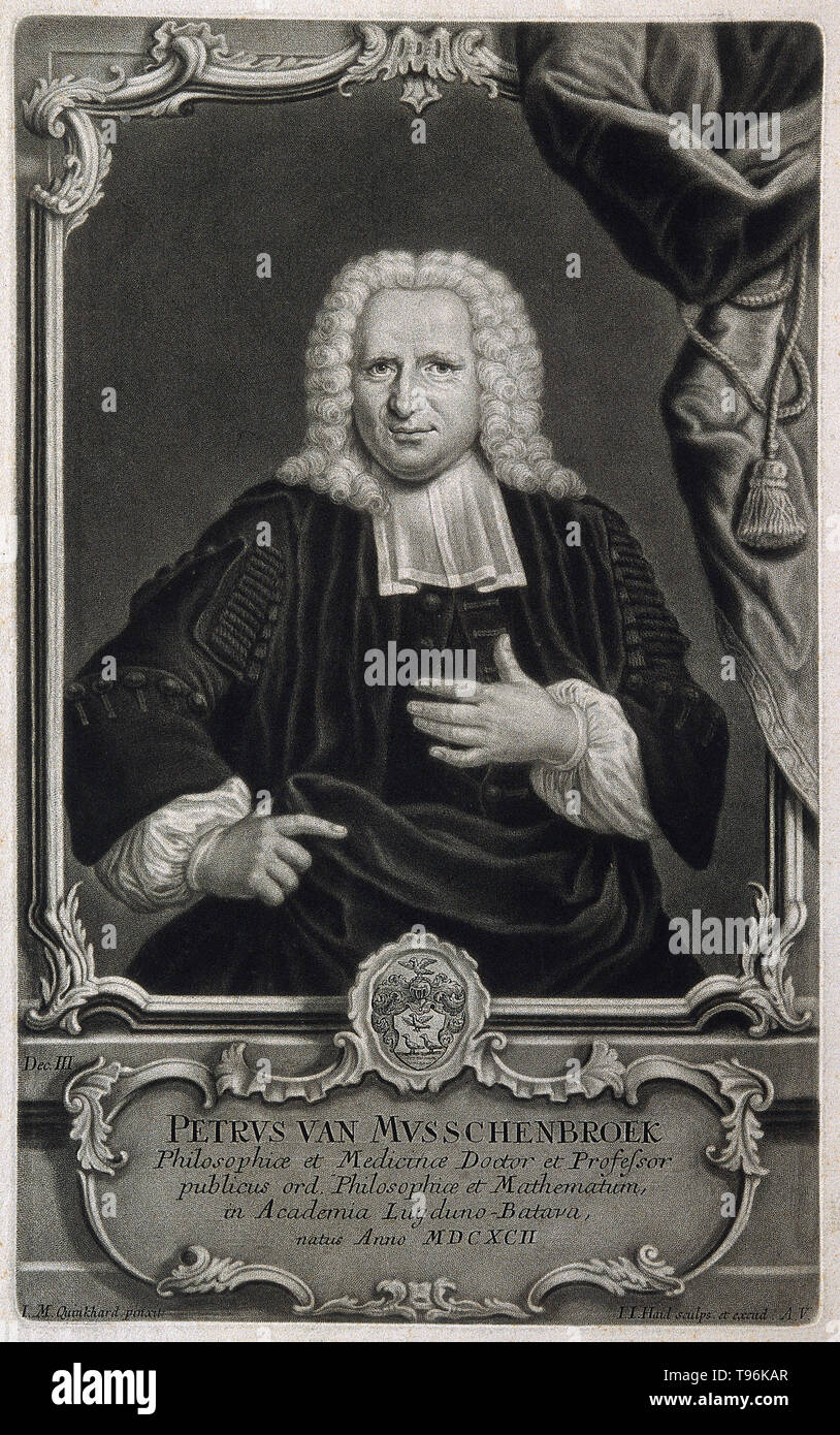 Pieter van Musschenbroek (März 14,1692 - 19. September 1761) war ein niederländischer Wissenschaftler. Er war Professor in Duisburg, Utrecht und Leiden, wo er Positionen in Mathematik, Philosophie, Medizin und Astronomie. Er ist mit der Erfindung der ersten Kondensator in 1746: Die leyden jar gutgeschrieben. Er diese Entdeckung zu René Réaumur mitgeteilt, und es war Abbé Nollet, der Übersetzer der musschenbroek's Brief aus Lateinamerika, die die Erfindung der Leyden jar genannt. Stockfoto