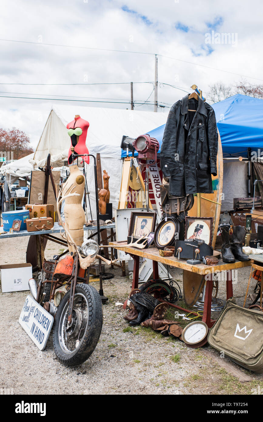 New York City, USA - May15, 2019: Brimfield Antique Market, Brimfield Massachusetts, USA. Stockfoto