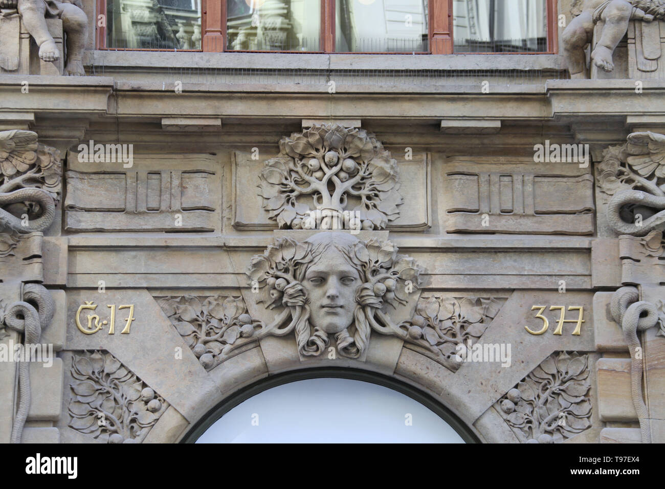 Galerie von Stahl Am 28. Rijna Straße in Prag, der Art Nouveau Architektur durch die celda Kloucek Stockfoto