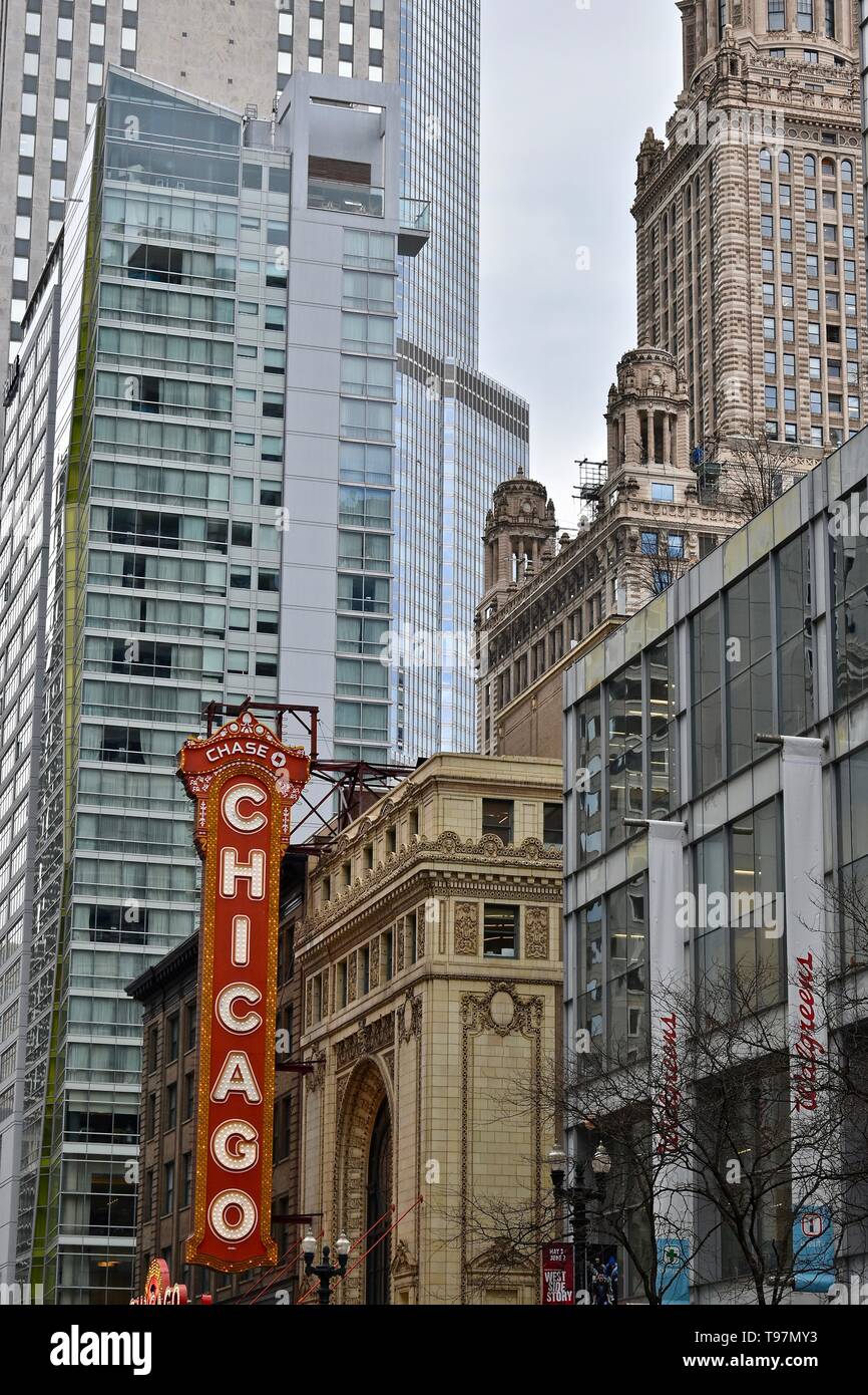 Die ikonischen Chicago Theater in der North State Street, Chicago, Illinois, USA Stockfoto