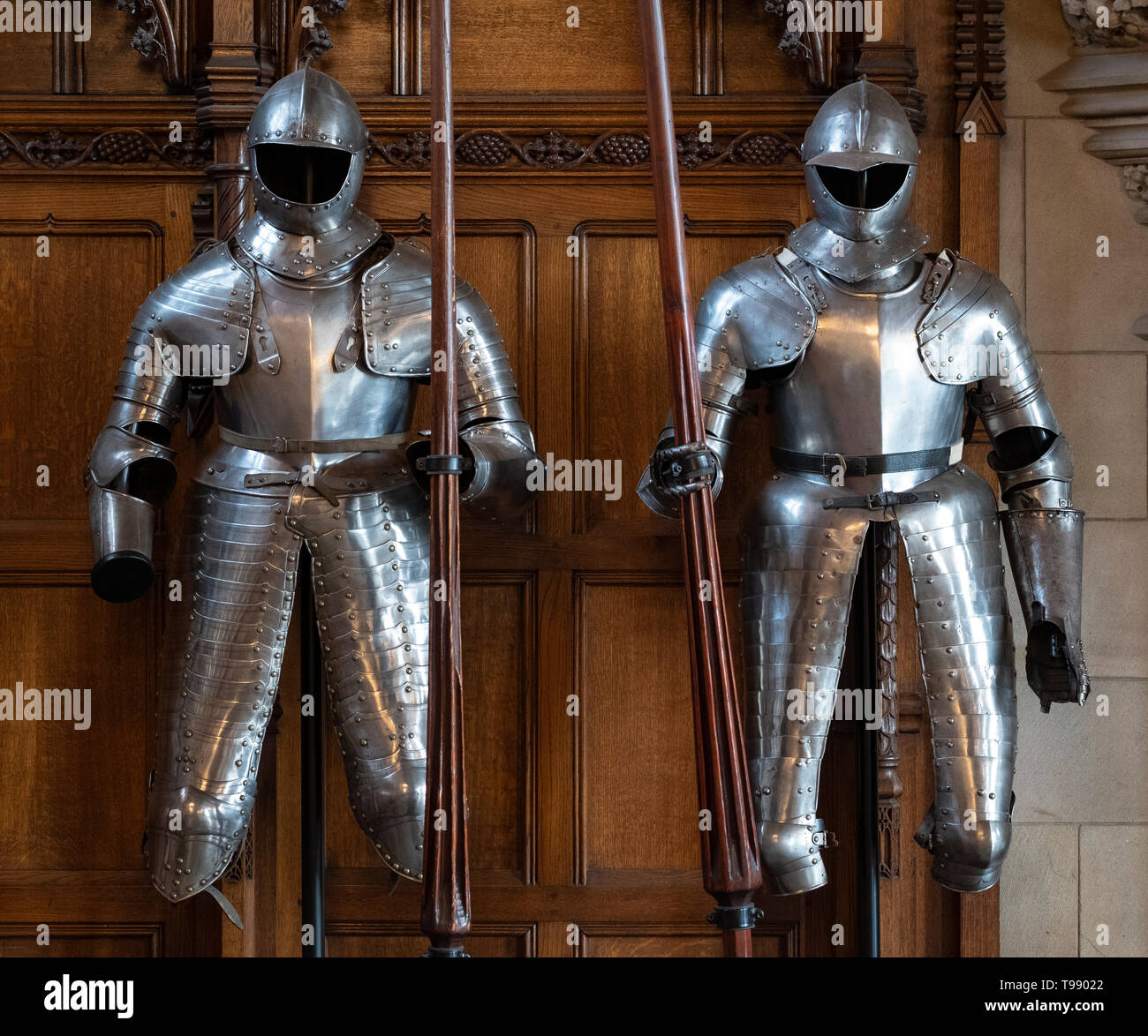 Rüstungen auf Anzeige in der Großen Halle auf Schloss Edinburgh in Schottland, Großbritannien Stockfoto