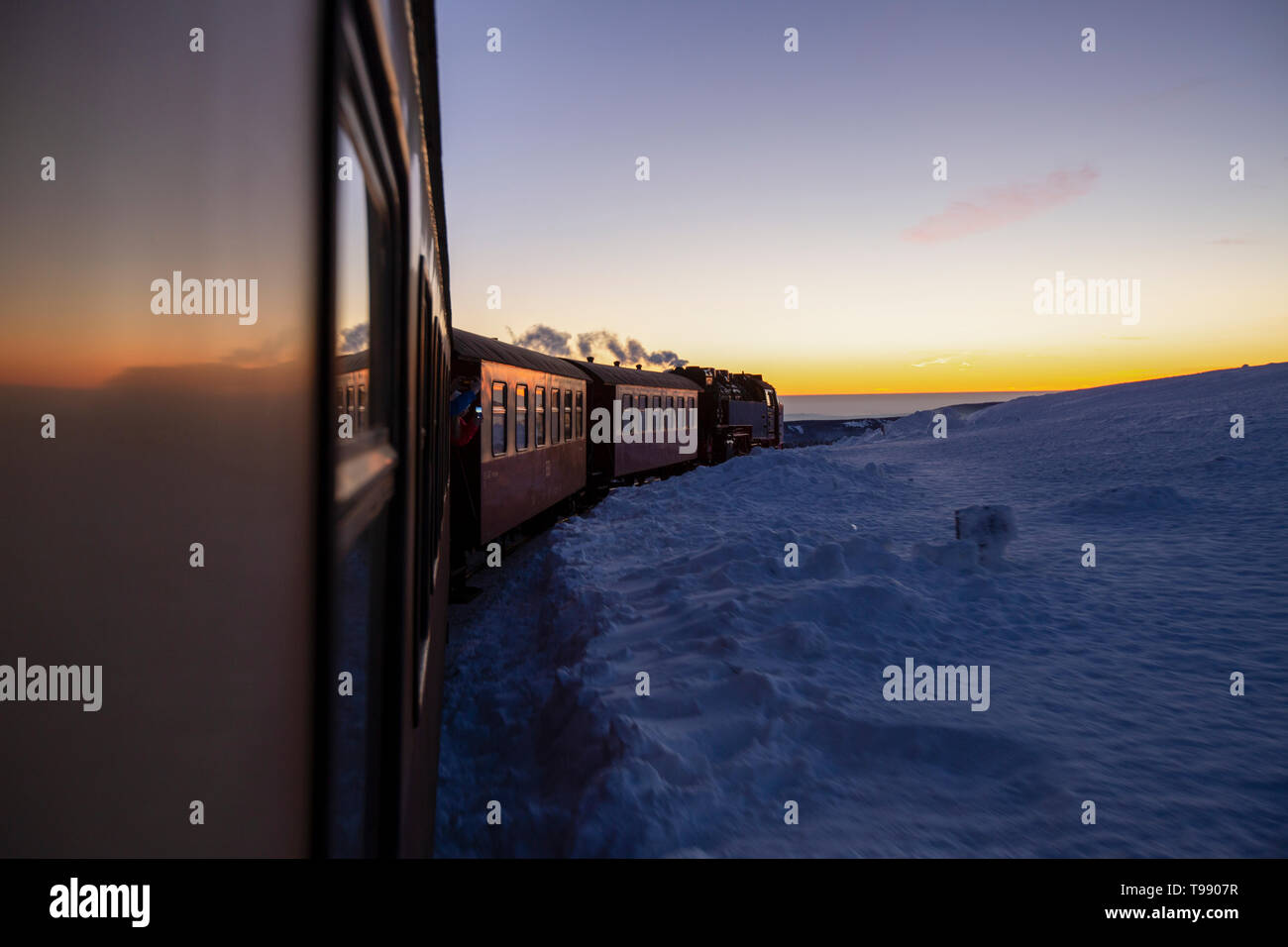 Brockenbahn im Winter mit Schnee, Harz, Deutschland Stockfoto
