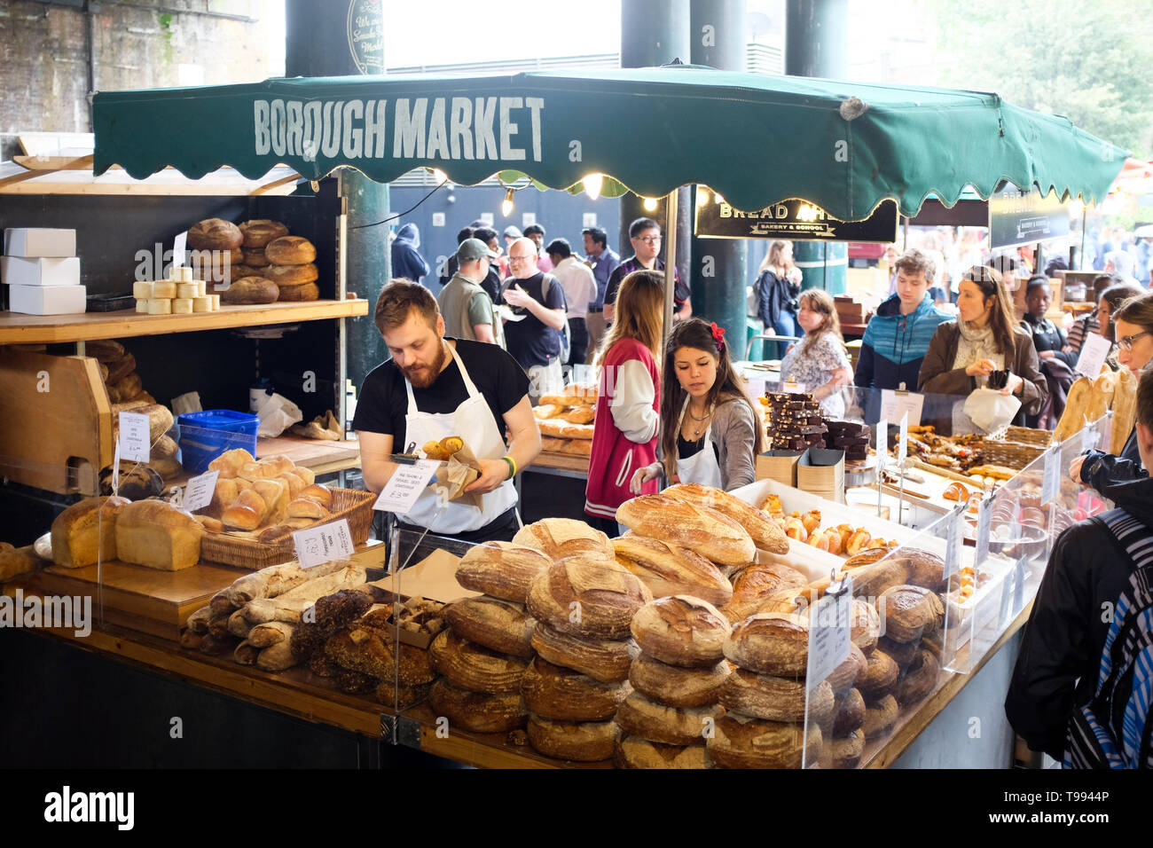 Eine Bäckerei am Borough Market in London, England. Stockfoto