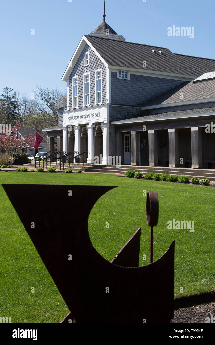 Die Cape Cod Museum für Kunst - Dennis, Massachusetts, USA. Eine Skulptur in den Vordergrund Stockfoto Die Cape Cod Museum für Kunst - Dennis, Massachusetts, USA. Eine Skulptur in den Vordergrund Stockfoto