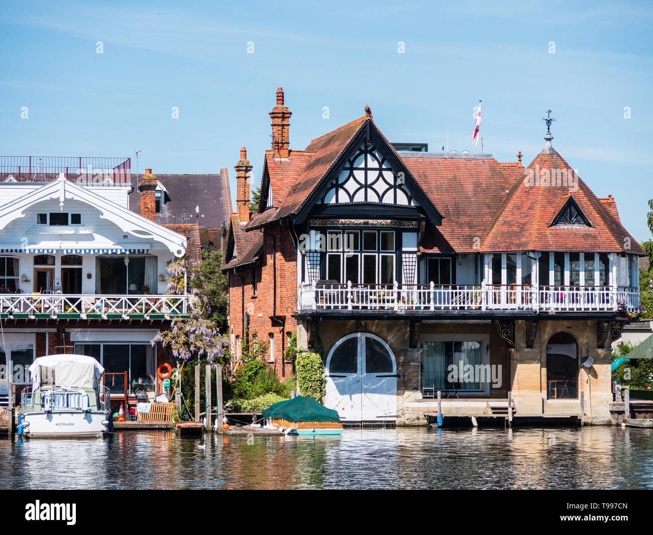 Henley-on-Thames, Riverside, gesehen von der Themse, Oxfordshire, England, UK, GB. Stockfoto