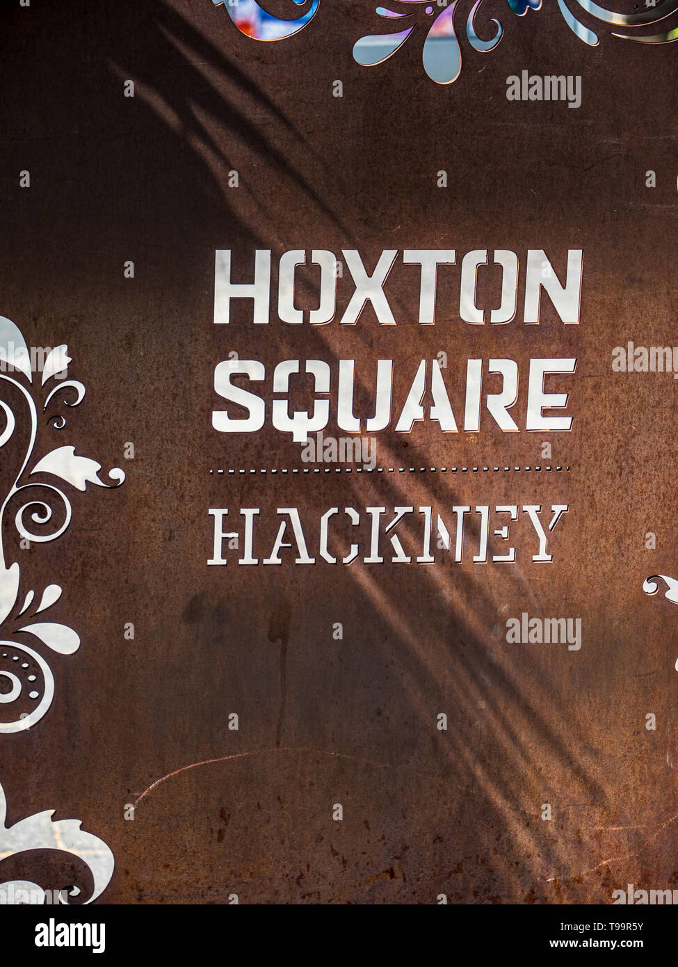 Hoxton Square Zeichen im angesagten Londoner Stadtteil Shoreditch/Hoxton Bereich von Hackney East London Stockfoto
