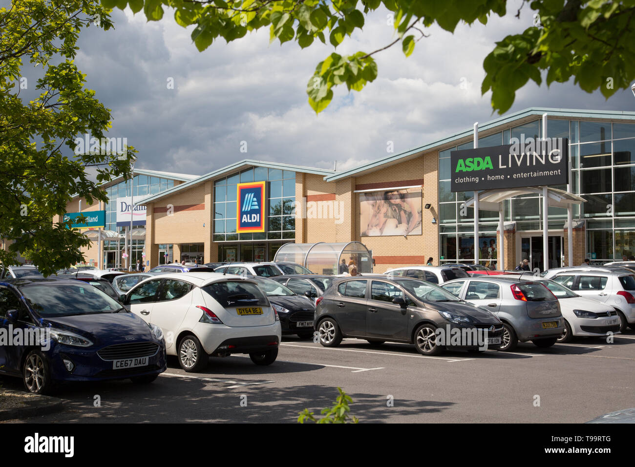 Aldi Parkplatz Stockfotos Und Bilder Kaufen Alamy
