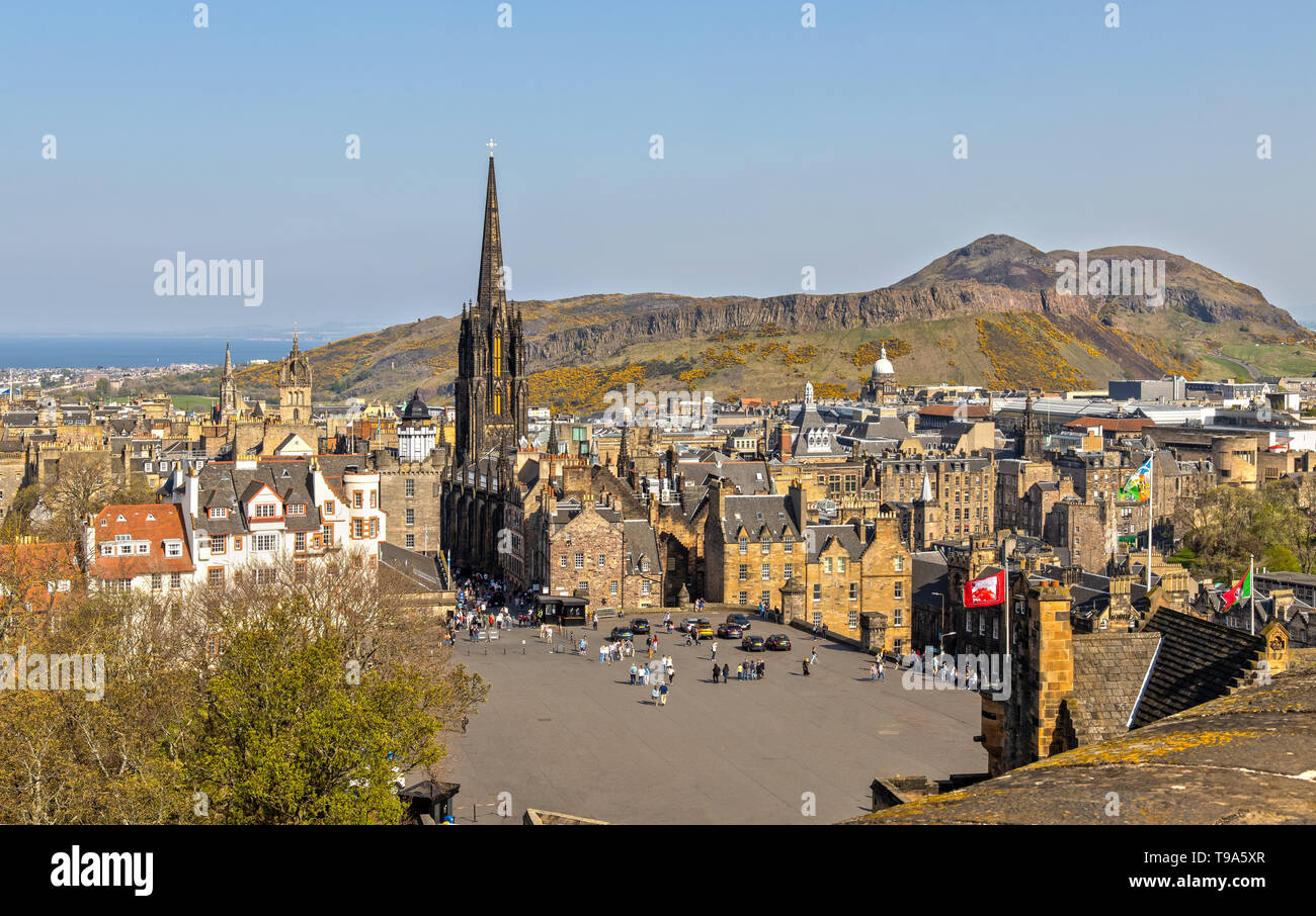 Blick auf die Esplanade und die Nabe in Edinburgh, Schottland Stockfoto