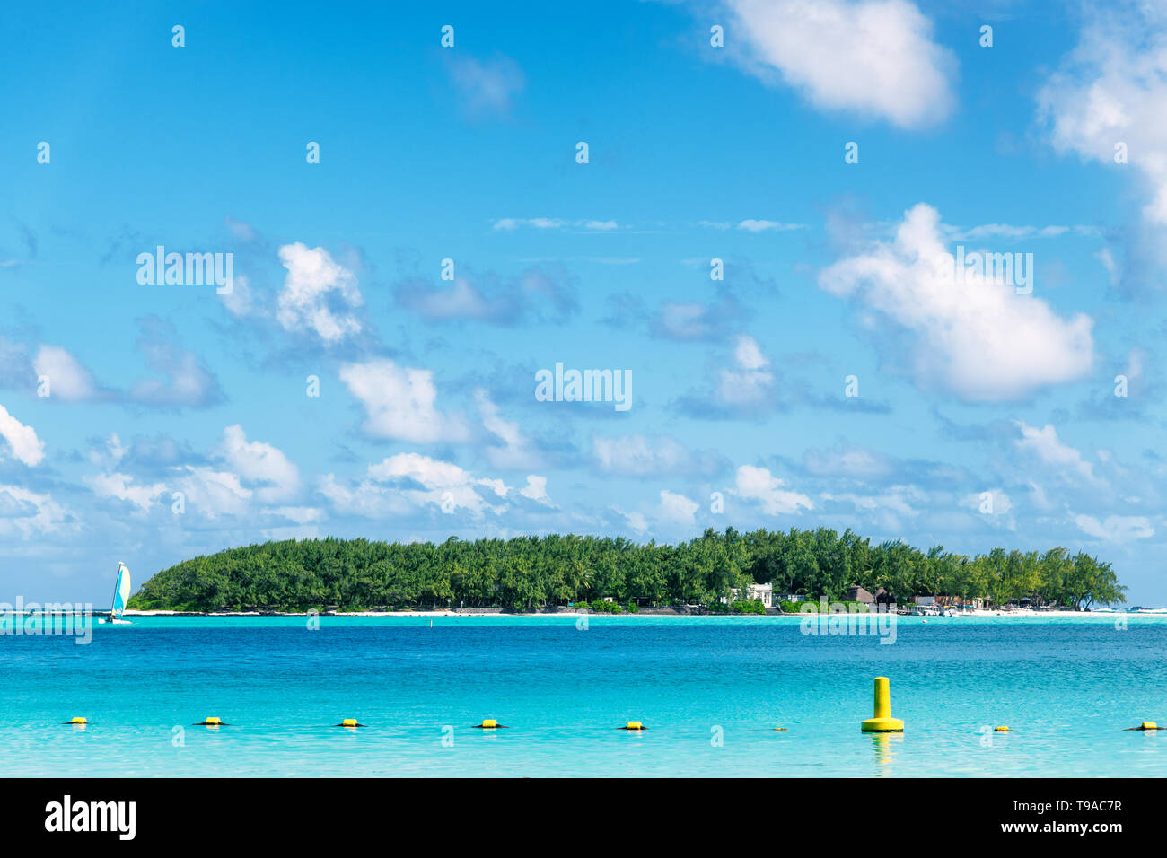 Ilde de deux cocos in FORNT von Blue Bay Beach, Mauritius Stockfoto