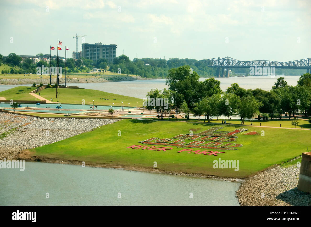 Memphis, Tennessee, USA - 2019: Ansicht von Mud Island River Park und dem Mississippi River. Stockfoto