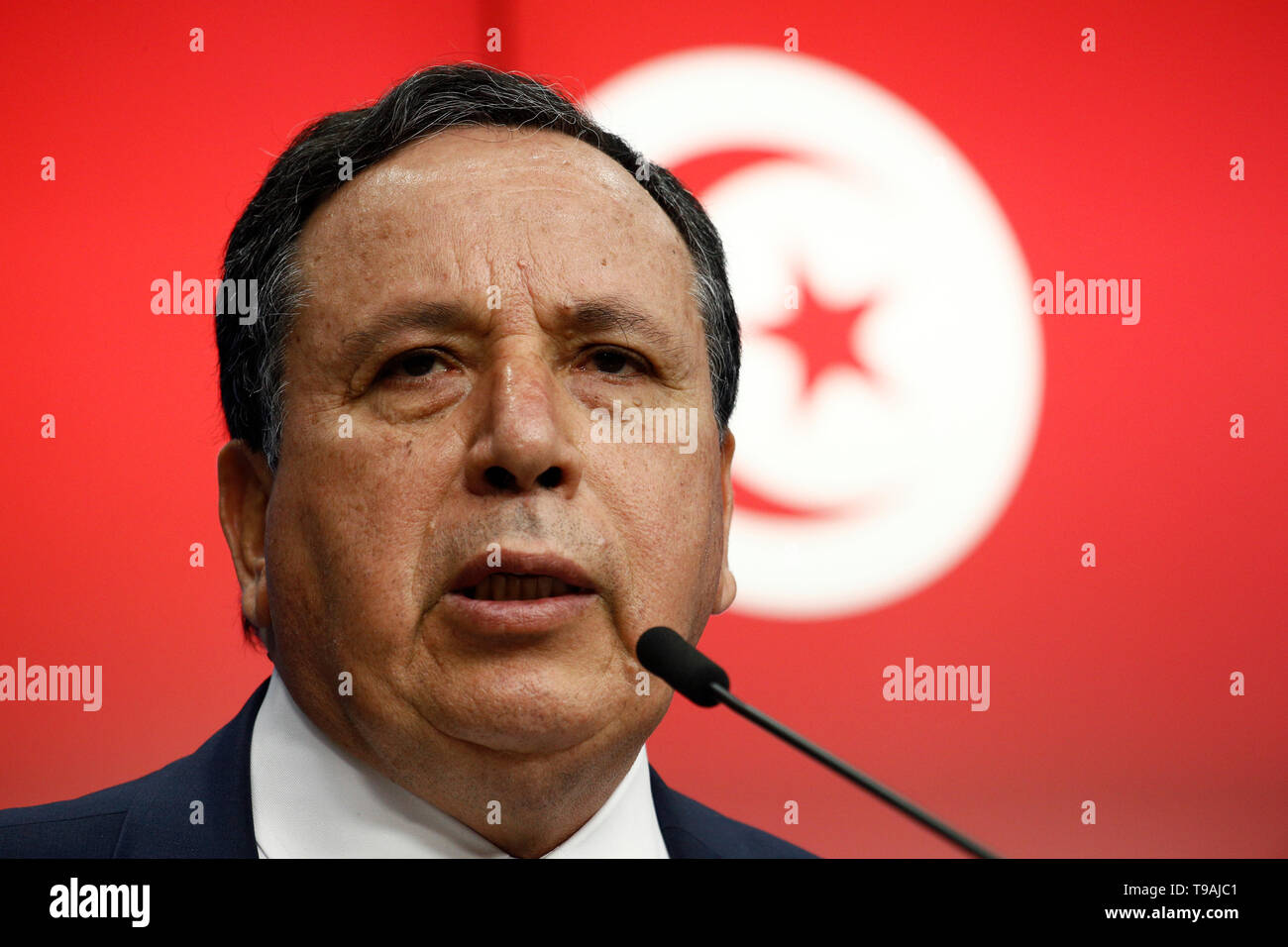 Brüssel, Belgien. 17 Mai, 2019. Tunesische Außenminister Khemaies Jhinaoui und EU-Kommissar Federica MOGHERINI halten eine Pressekonferenz nach dem Treffen. Stockfoto