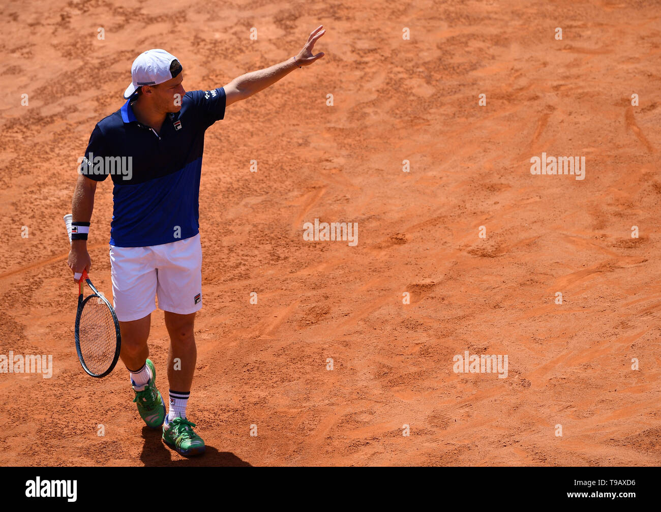 Rom. 17 Mai, 2019. Argentiniens Diego Schwartzman reagiert während der Männer singles Viertelfinale Spiel gegen Japan Kei Nishikori bei der Italian Open Tennis Turnier (internationale BNL d'Italia) am Foro Italico Sports Complex am 17. Mai 2019 in Rom, Italien. Diego Schwartzman gewann 2-0. Credit: Alberto Lingria/Xinhua/Alamy leben Nachrichten Stockfoto