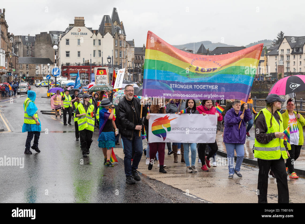 Am 18. Mai 2019 die erste Gay Pride in Oban startet mit einer Parade durch die Stadt. LGBT und Community Events findet auch in der Stadt. Stockfoto