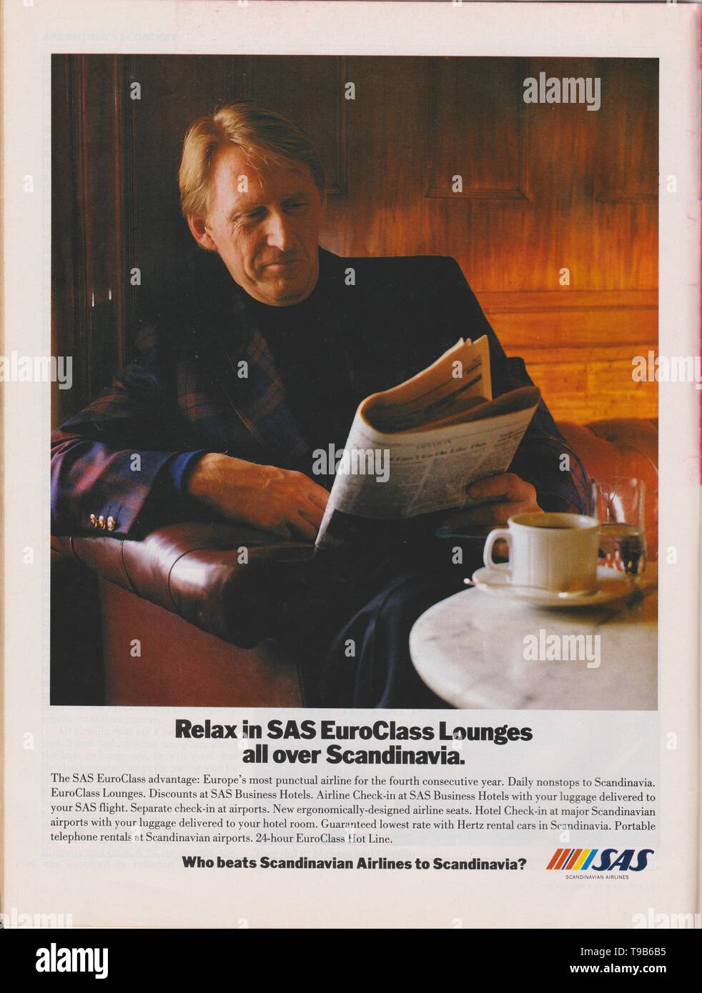 Plakat werbung SAS Scandinavian Airlines im Magazin von 1992, entspannen Sie sich in der SAS-EuroClass in ganz Skandinavien Slogan von 1990 s Stockfoto