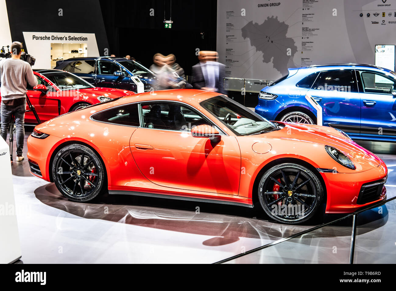 Brüssel, Belgien, 17.Januar 2019: rot metallic Alle neuen Porsche 911 Carrera S achte Generation zu Brüssel Motor Show, Supersport Auto gebaut von Porsche Stockfoto
