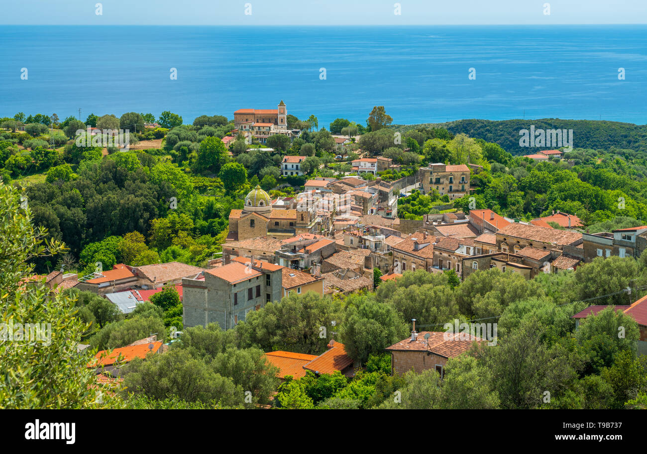 Panoramablick auf Lentiscosa, Salerno. Cilento, Kampanien, Italien. Stockfoto