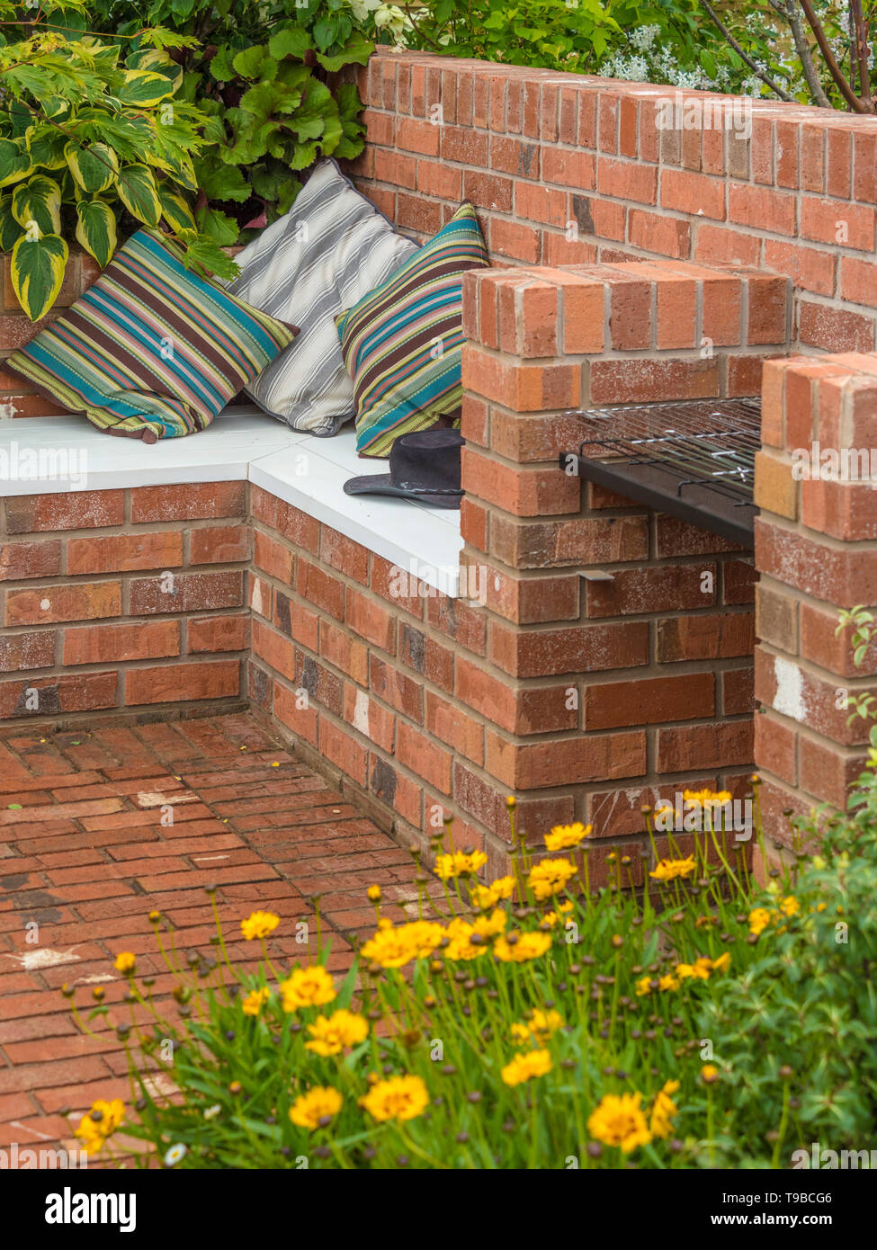 Backstein im Freien Terrasse und Sitzecke im Garten Stockfoto