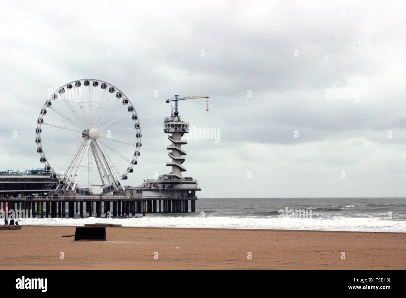 Leeren Strand und Scheveningen Molen in Den Haag, Niederlande Stockfoto