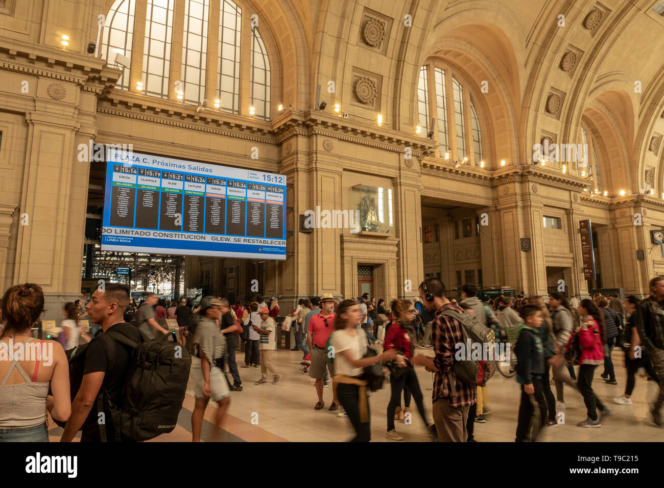 Die Plaza Constitución Bahnhof (Buenos Aires, Argentinien) gilt als eines der größten und schönsten Bahnhöfe der Welt. Stockfoto