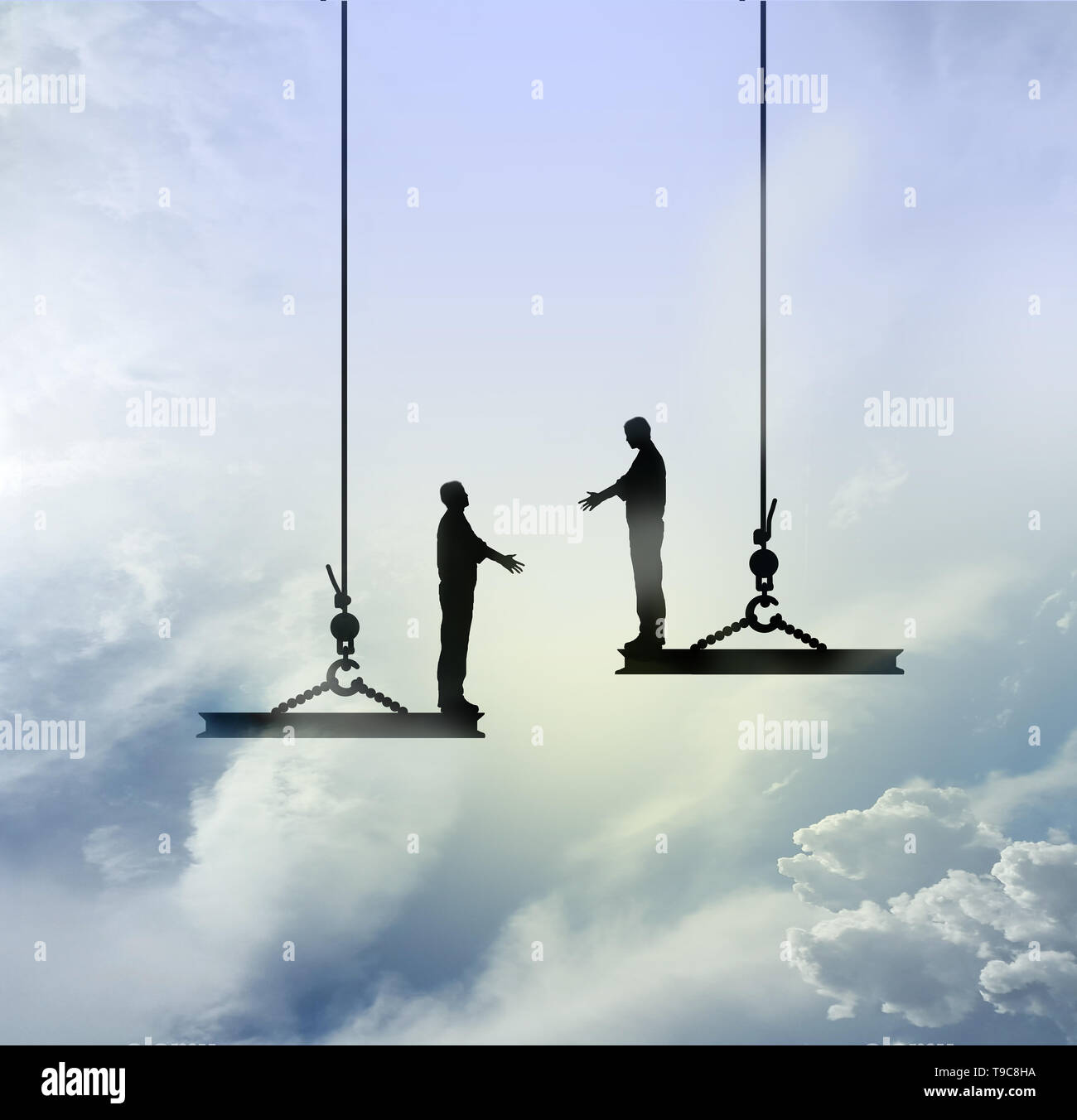 Konzept Bild von zwei Männern, die über die Hände auf den Träger vor blauem Himmel zu schütteln Stockfoto